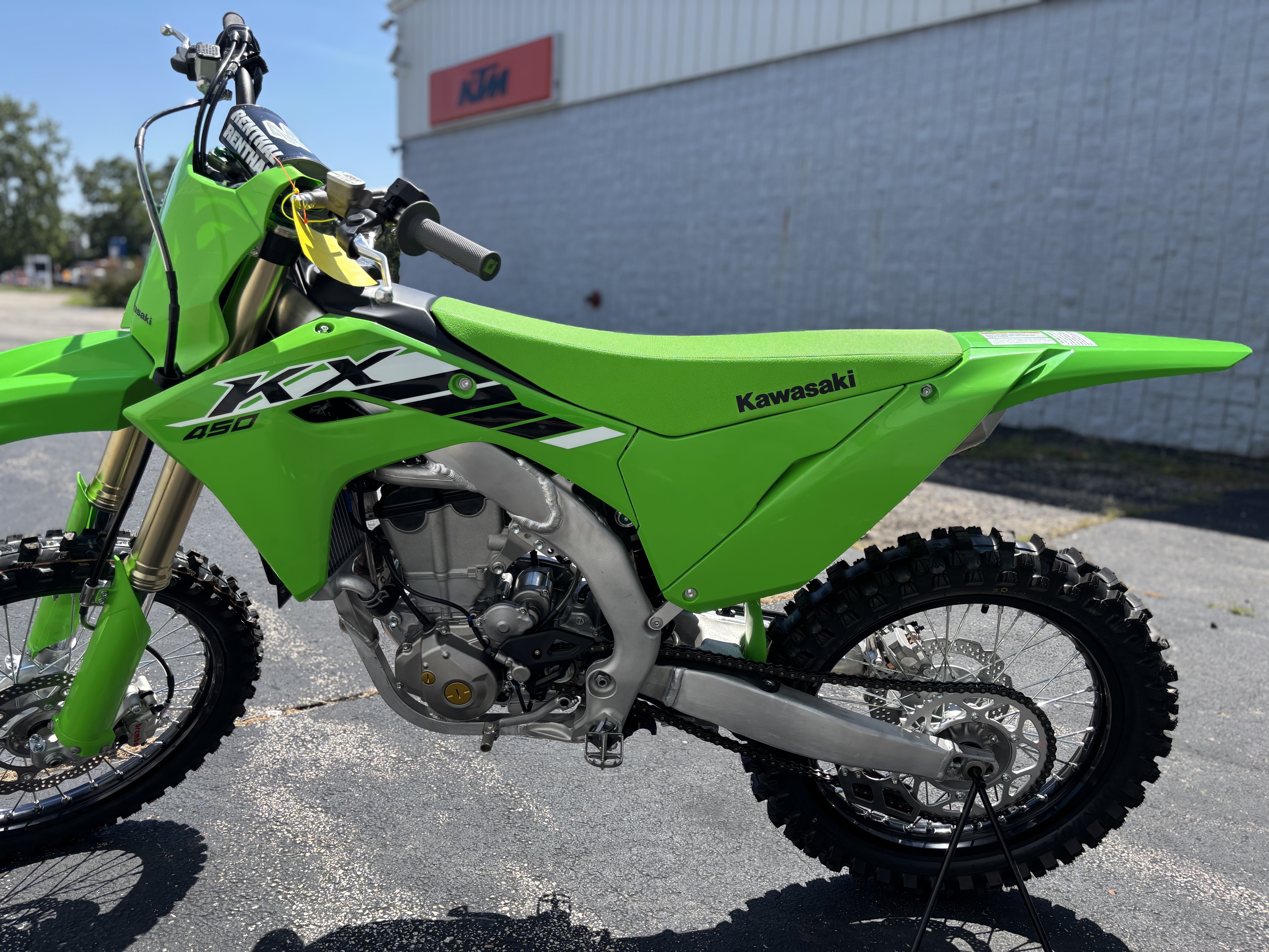 2025 Kawasaki KX 450 - Photo 10