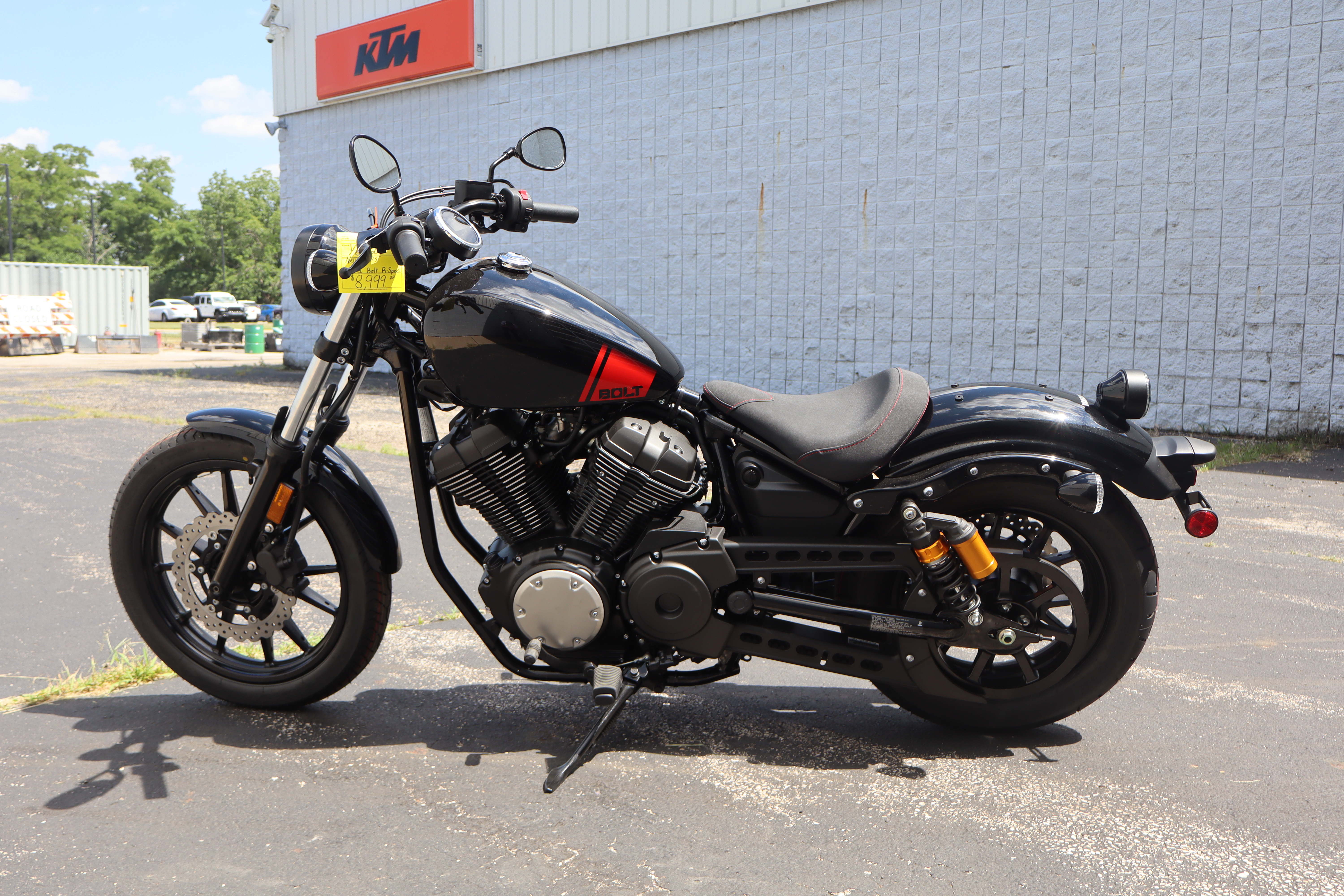 2025 Yamaha BOLT R-SPEC - Photo 6