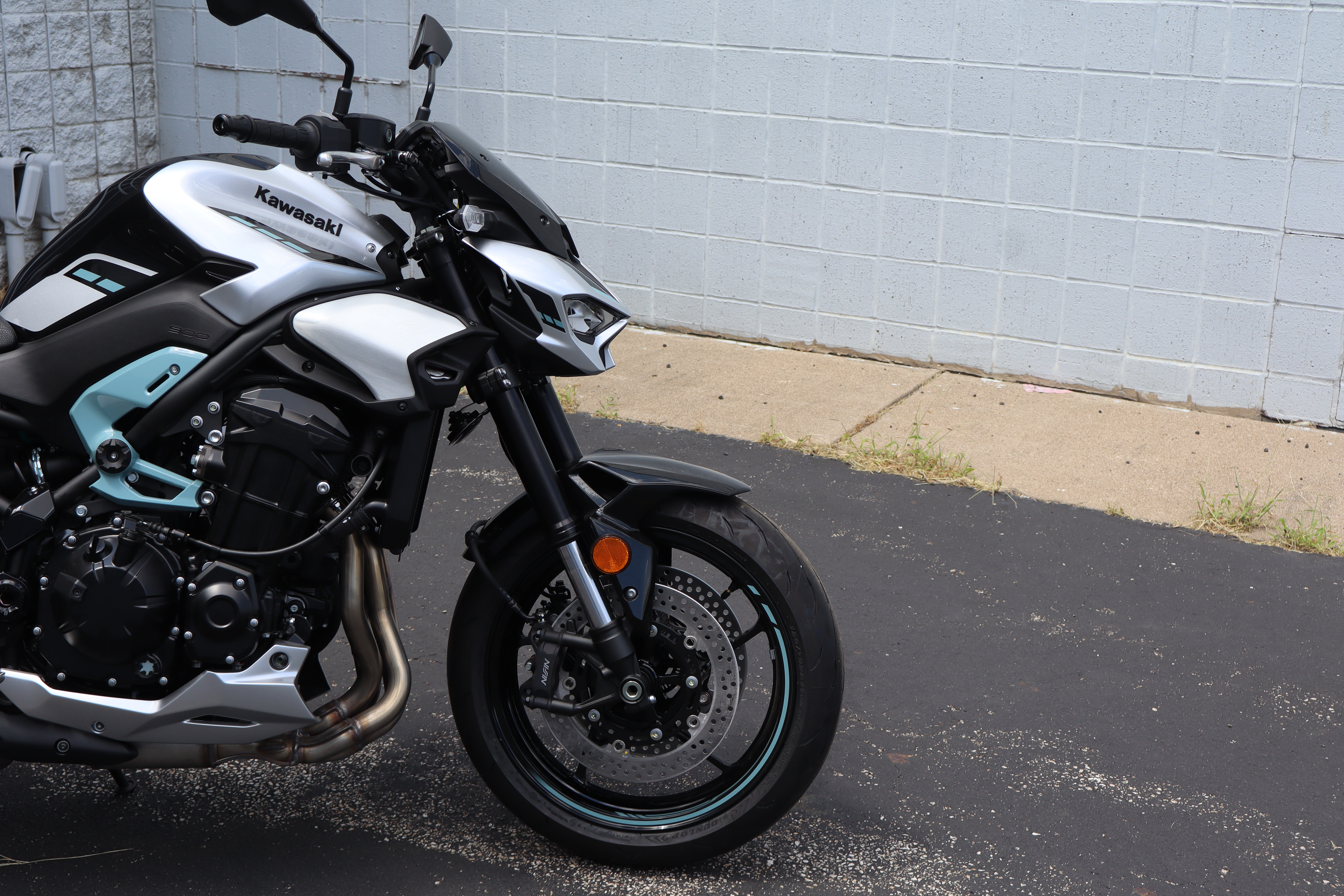 2025 Kawasaki Z900 ABS - Photo 3