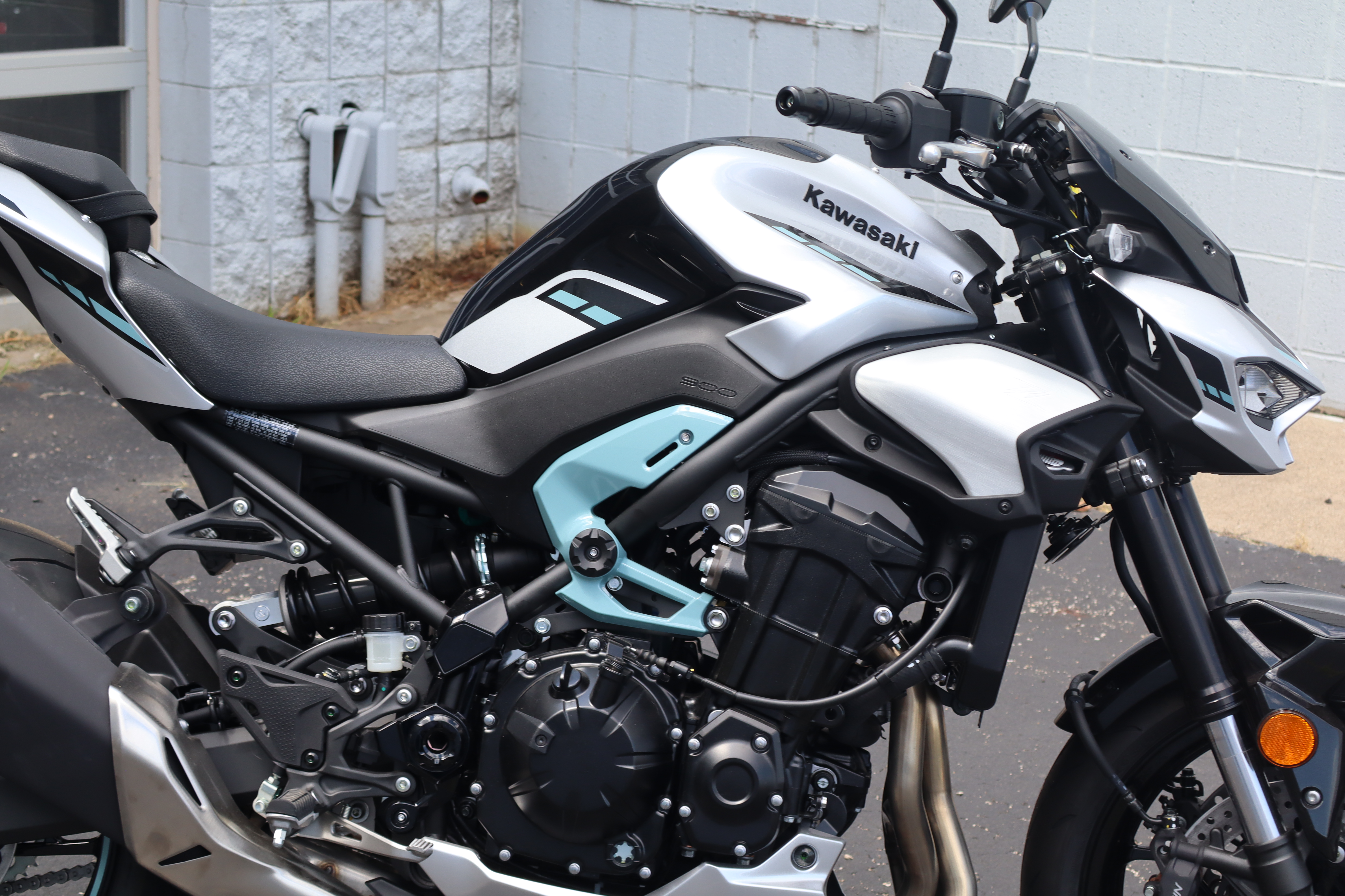 2025 Kawasaki Z900 ABS - Photo 4