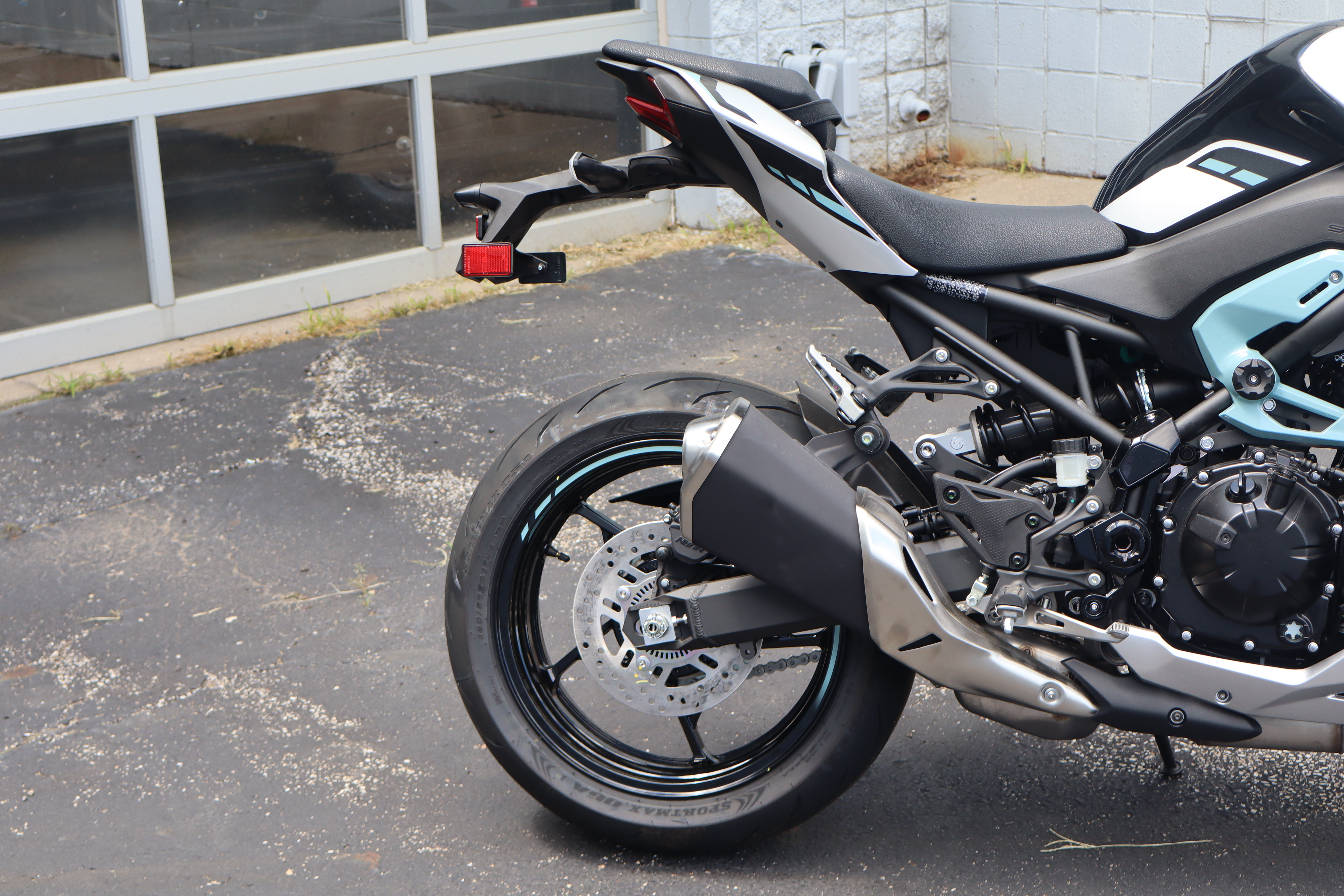 2025 Kawasaki Z900 ABS - Photo 5