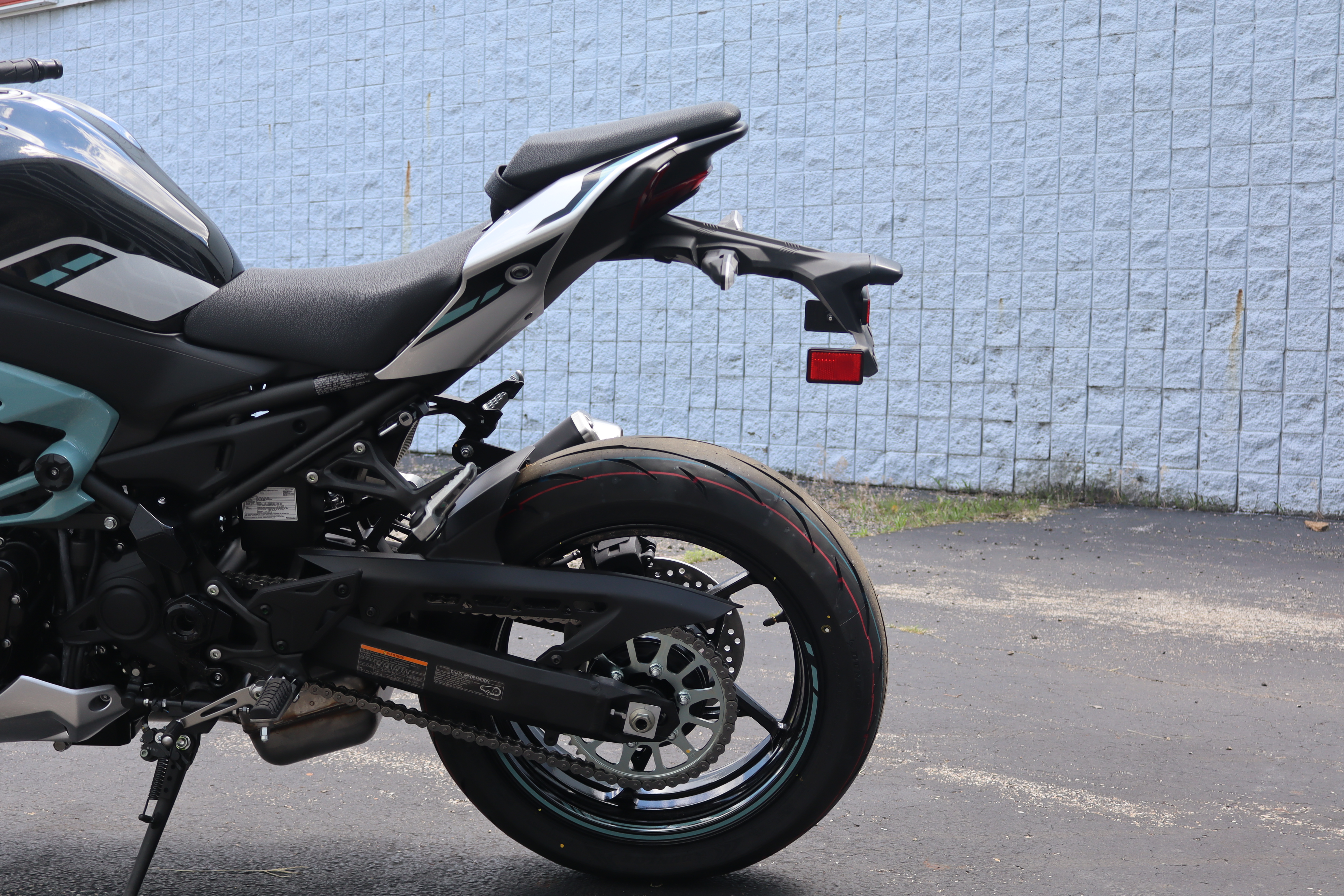 2025 Kawasaki Z900 ABS - Photo 9