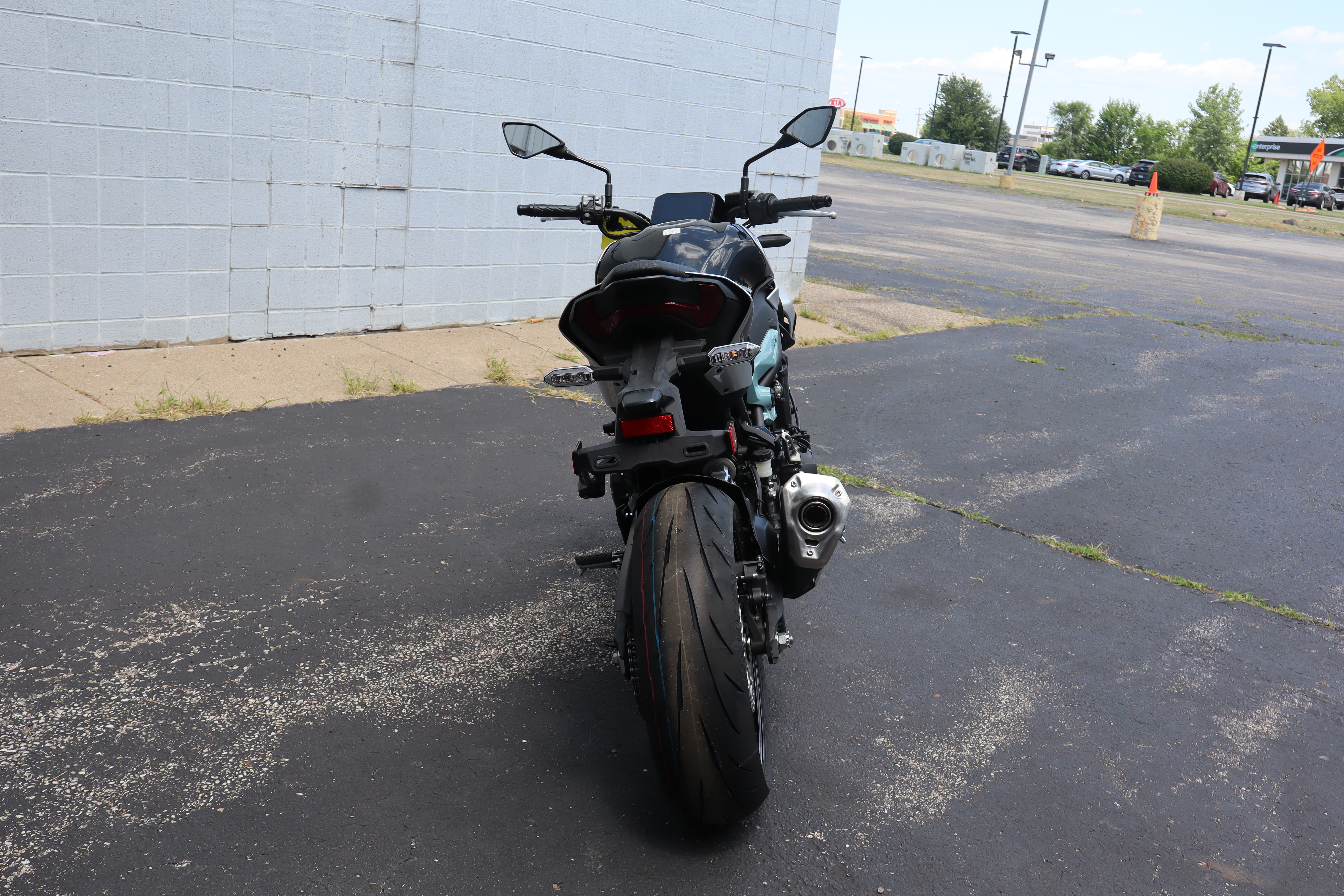 2025 Kawasaki Z900 ABS - Photo 11
