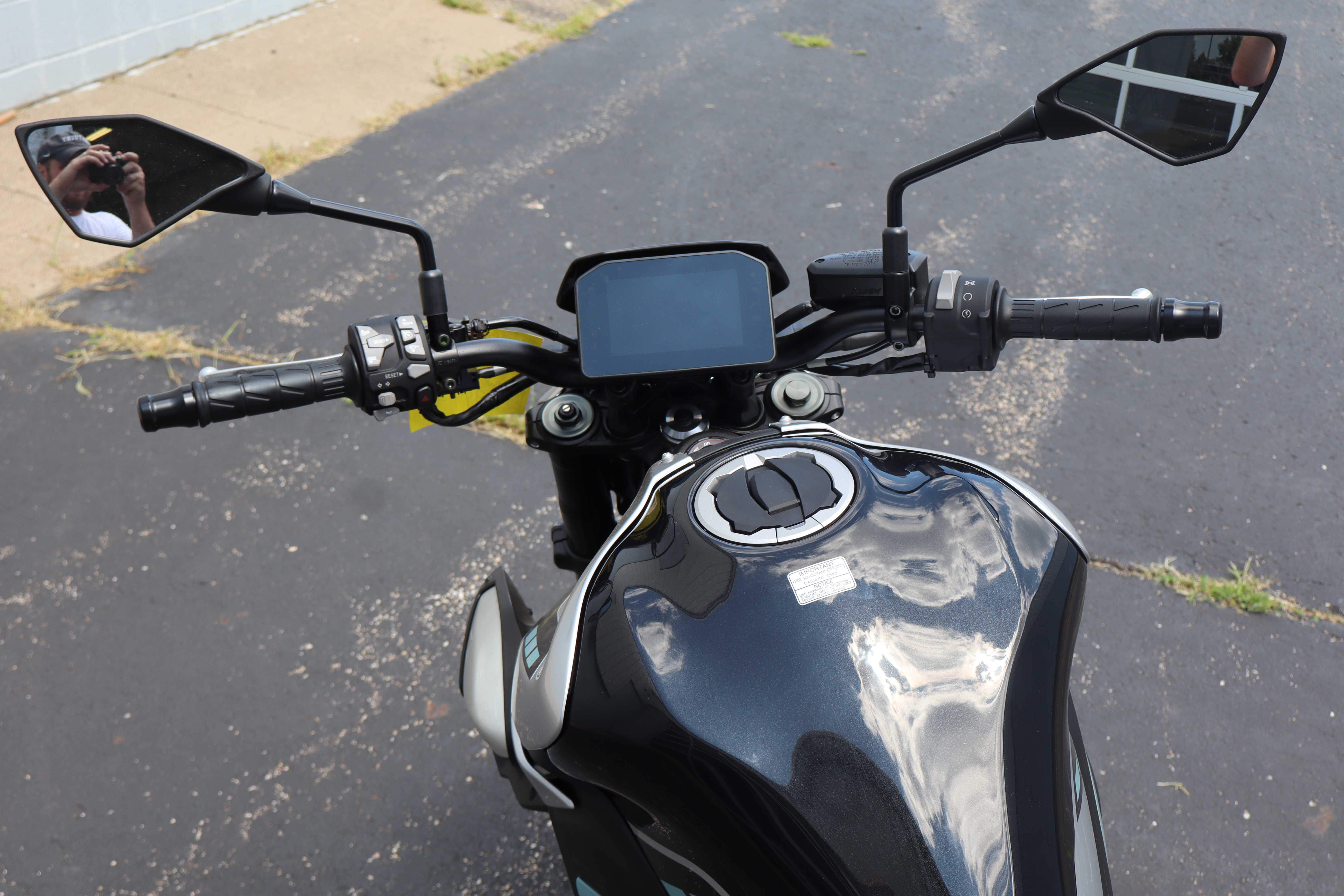 2025 Kawasaki Z900 ABS - Photo 12