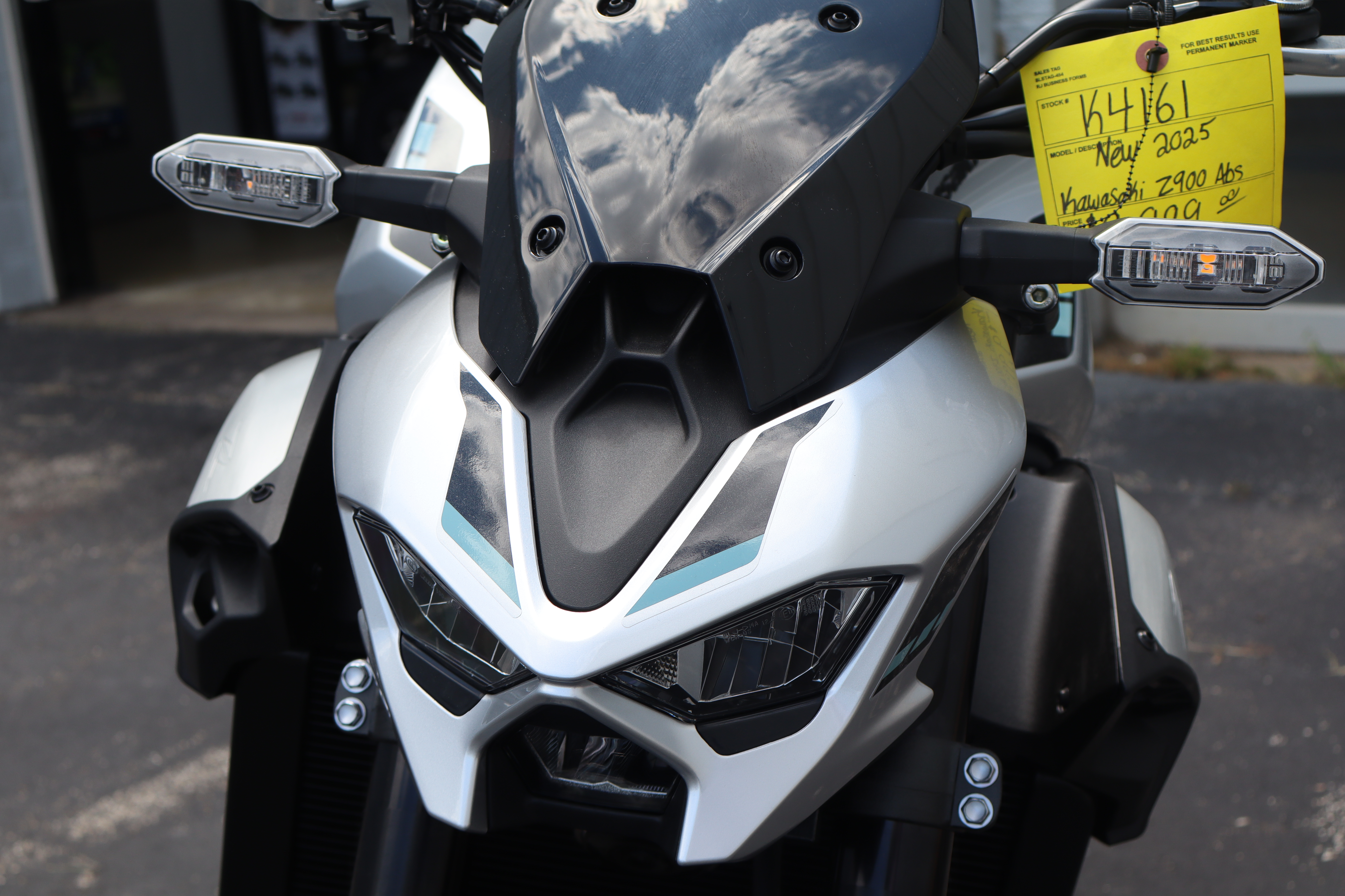 2025 Kawasaki Z900 ABS - Photo 14