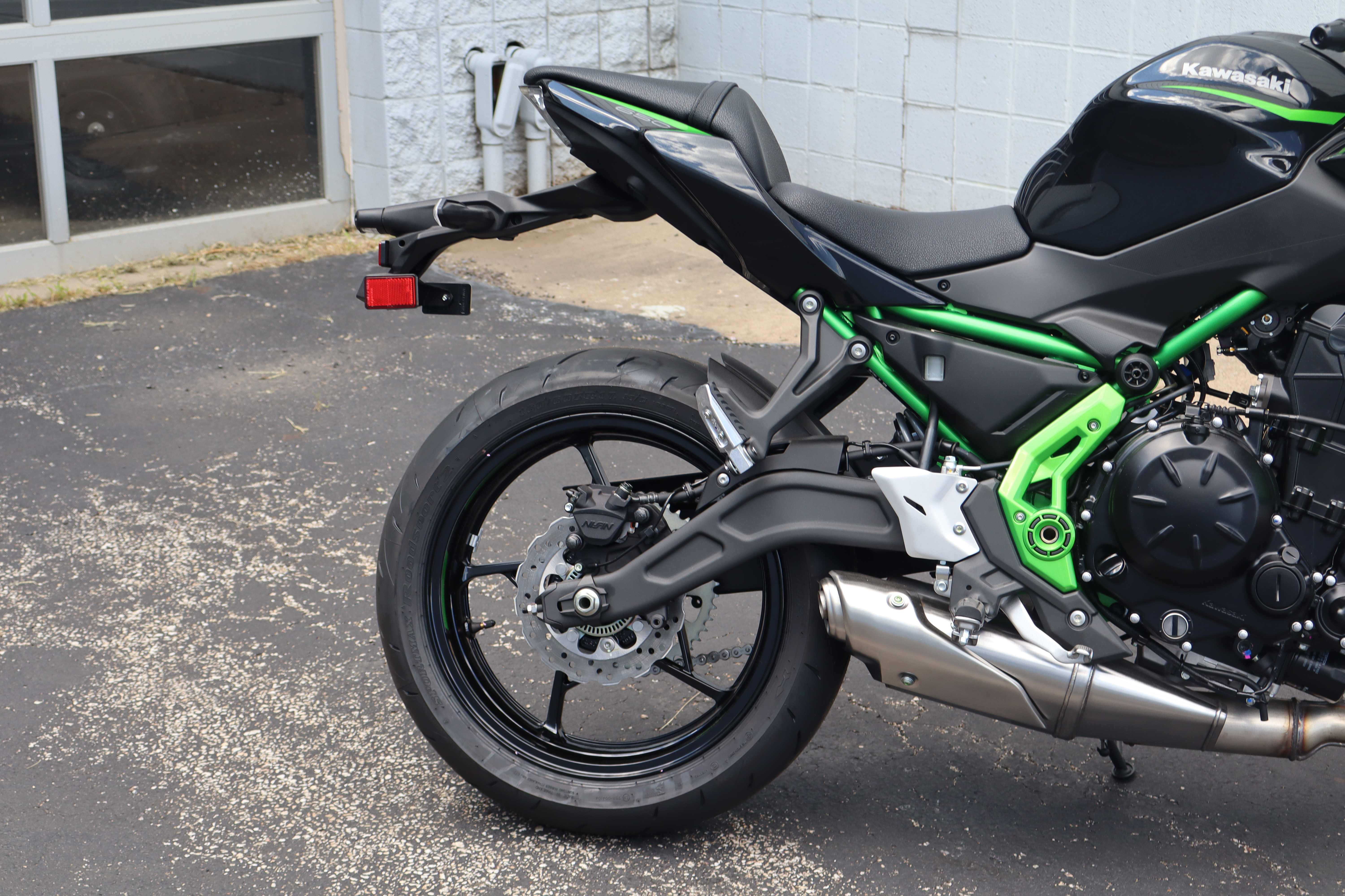 2025 Kawasaki Z650 ABS - Photo 5