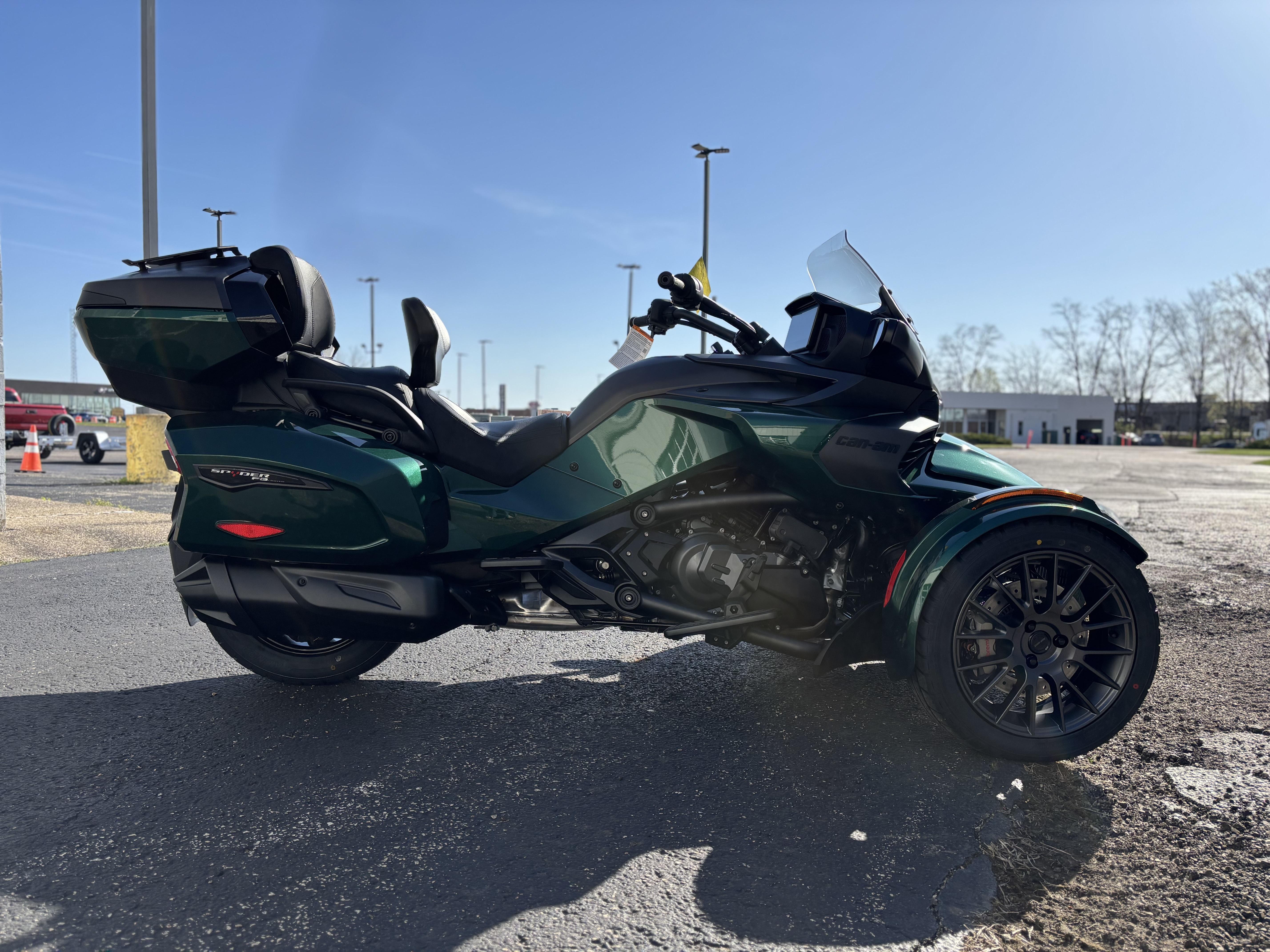 2025 Can-Am SPYDER F3 LIMITED SPECIAL SERIES - Photo 2