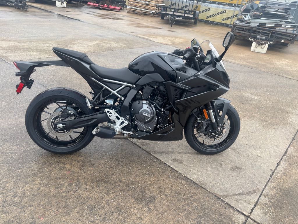 2025 Suzuki GSX-S 8R