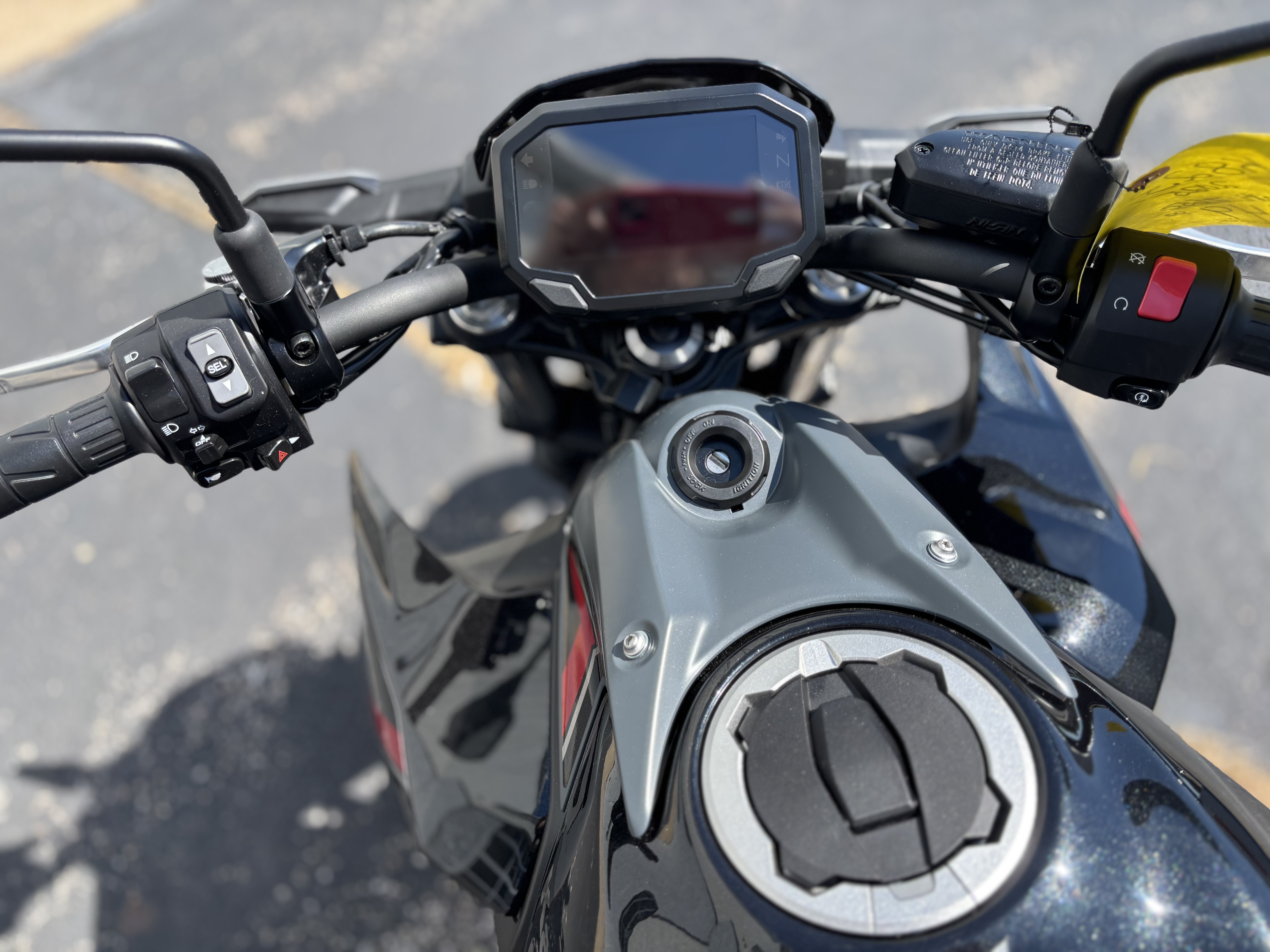 2025 Kawasaki Z650 - Photo 7