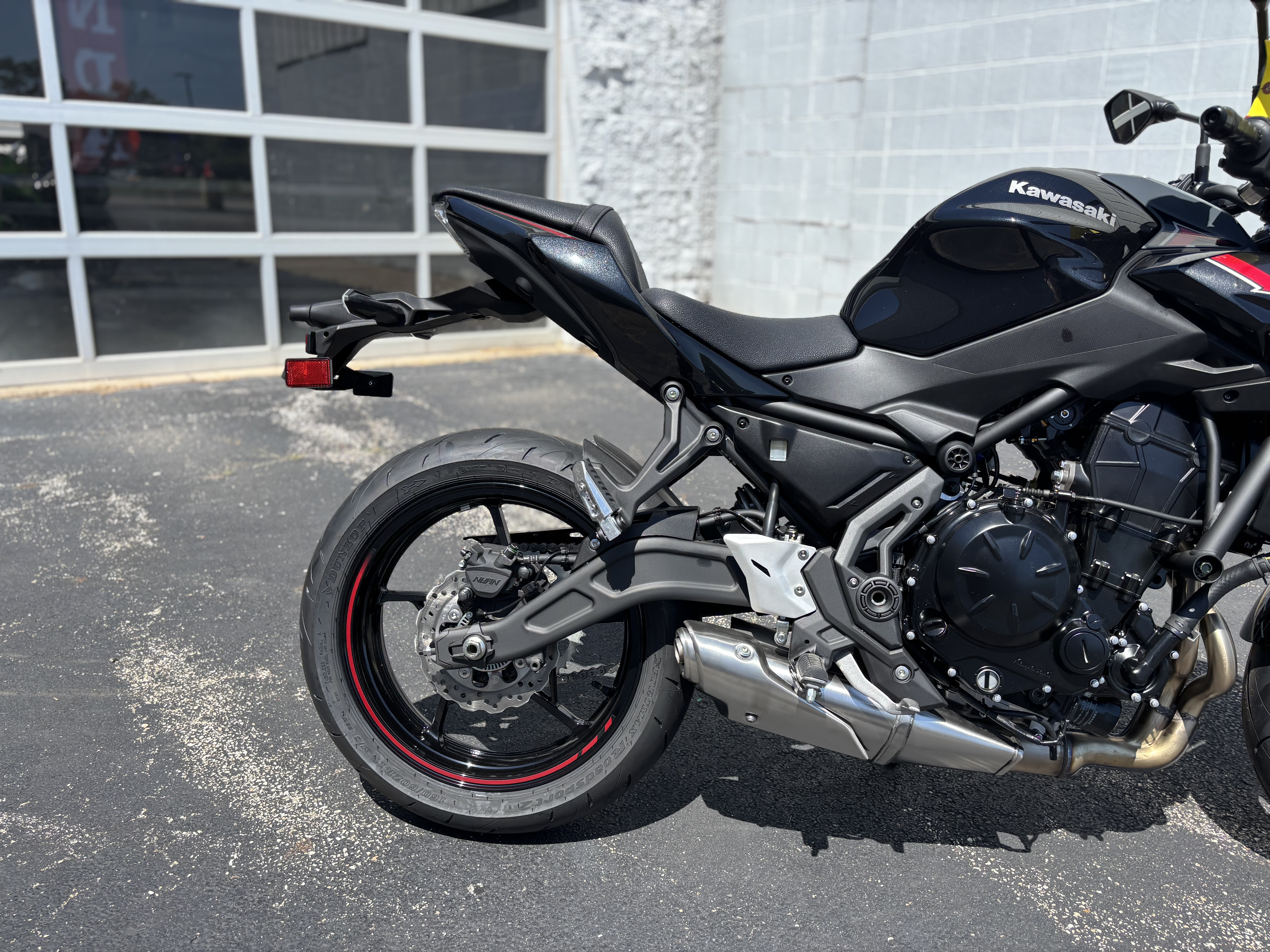2025 Kawasaki Z650 - Photo 5