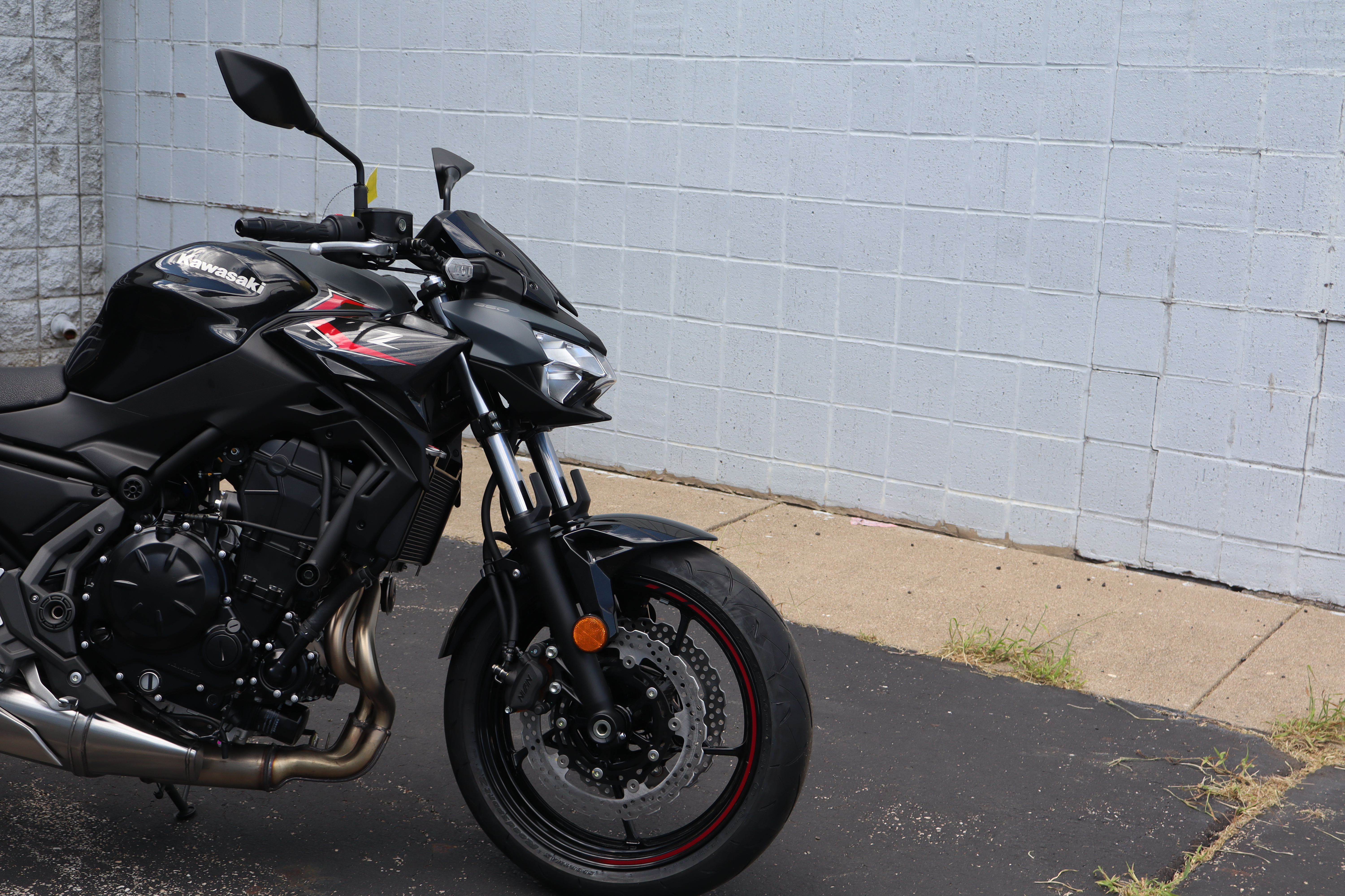 2025 Kawasaki Z650 - Photo 3