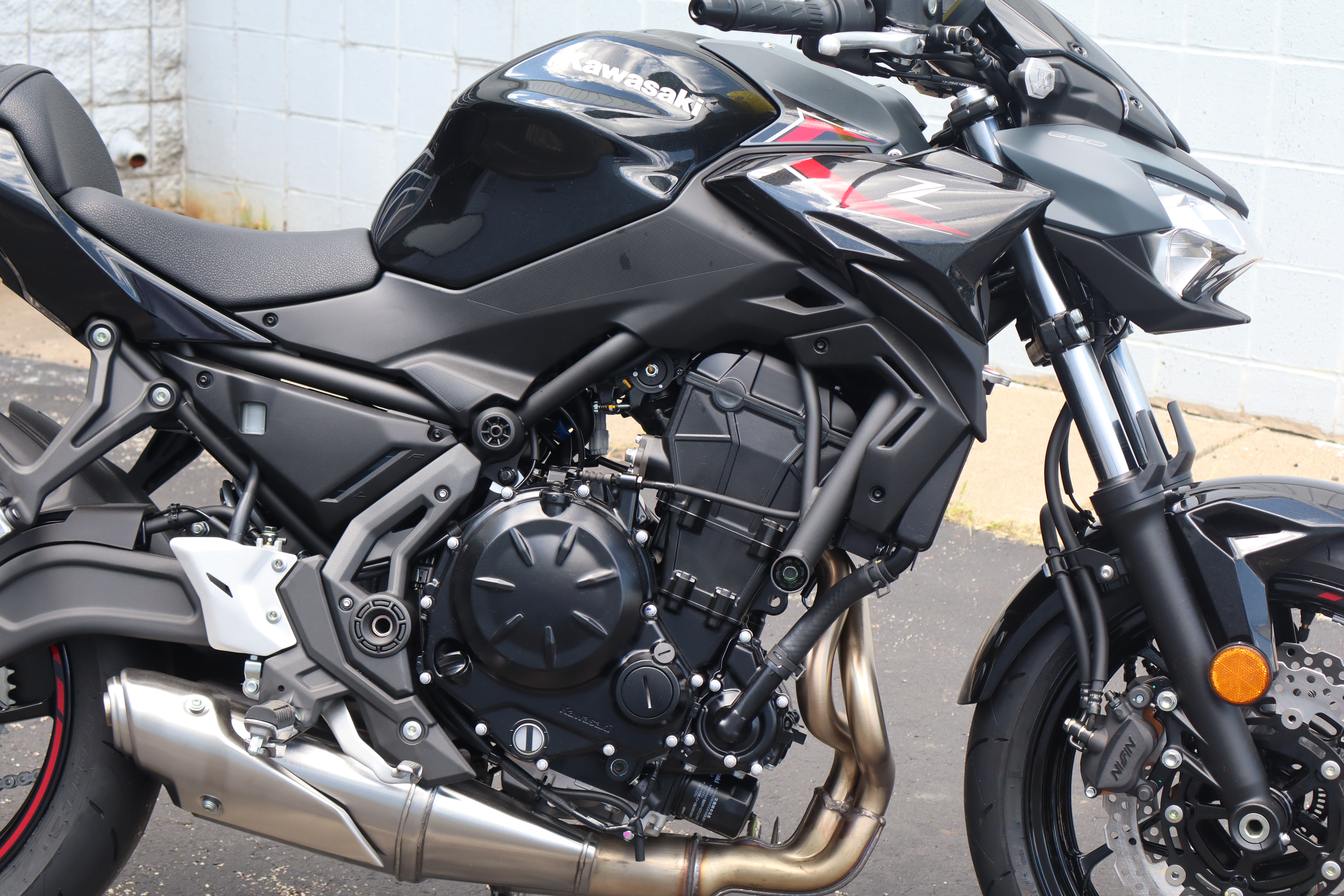 2025 Kawasaki Z650 - Photo 4