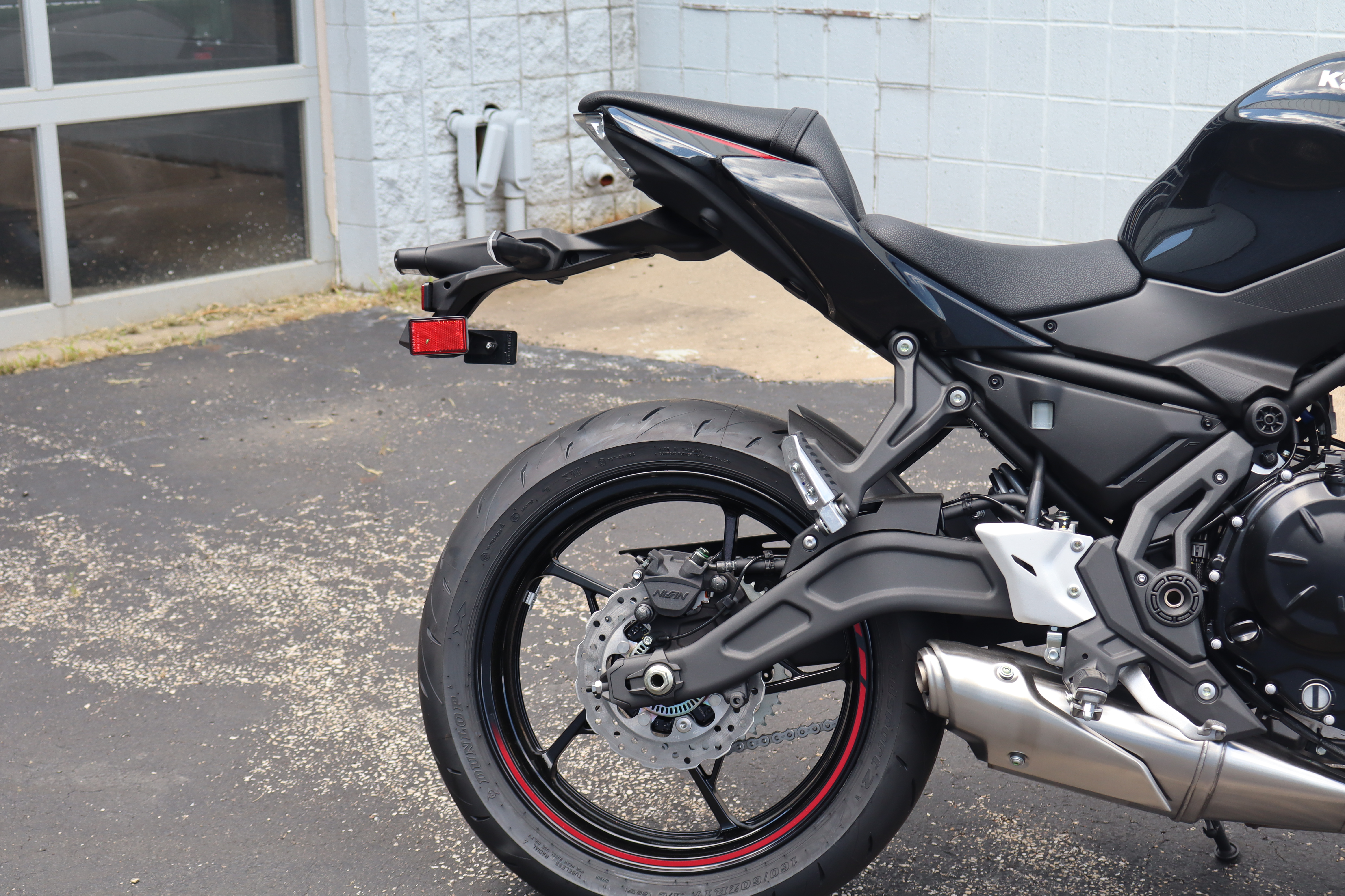2025 Kawasaki Z650 - Photo 5