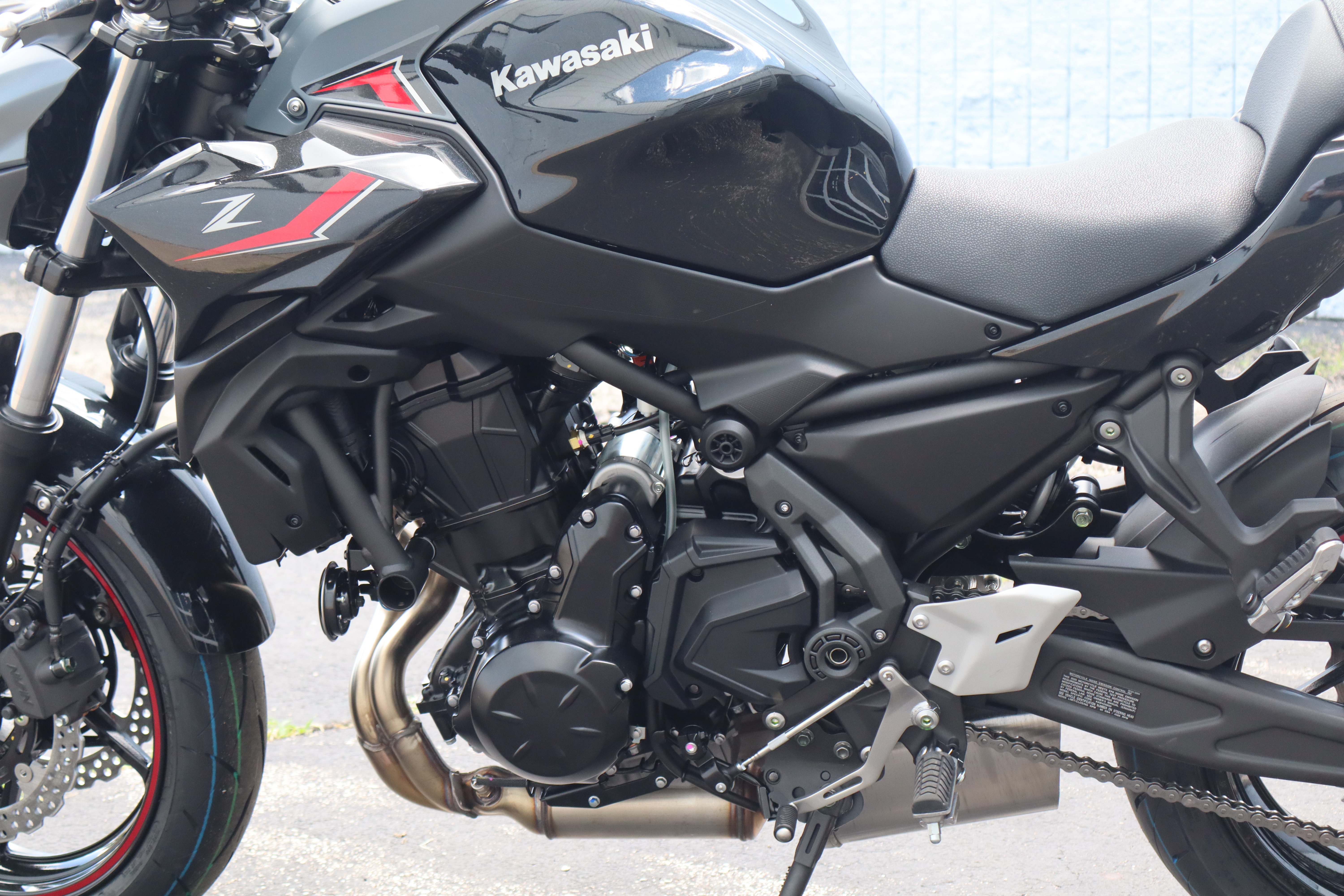 2025 Kawasaki Z650 - Photo 8