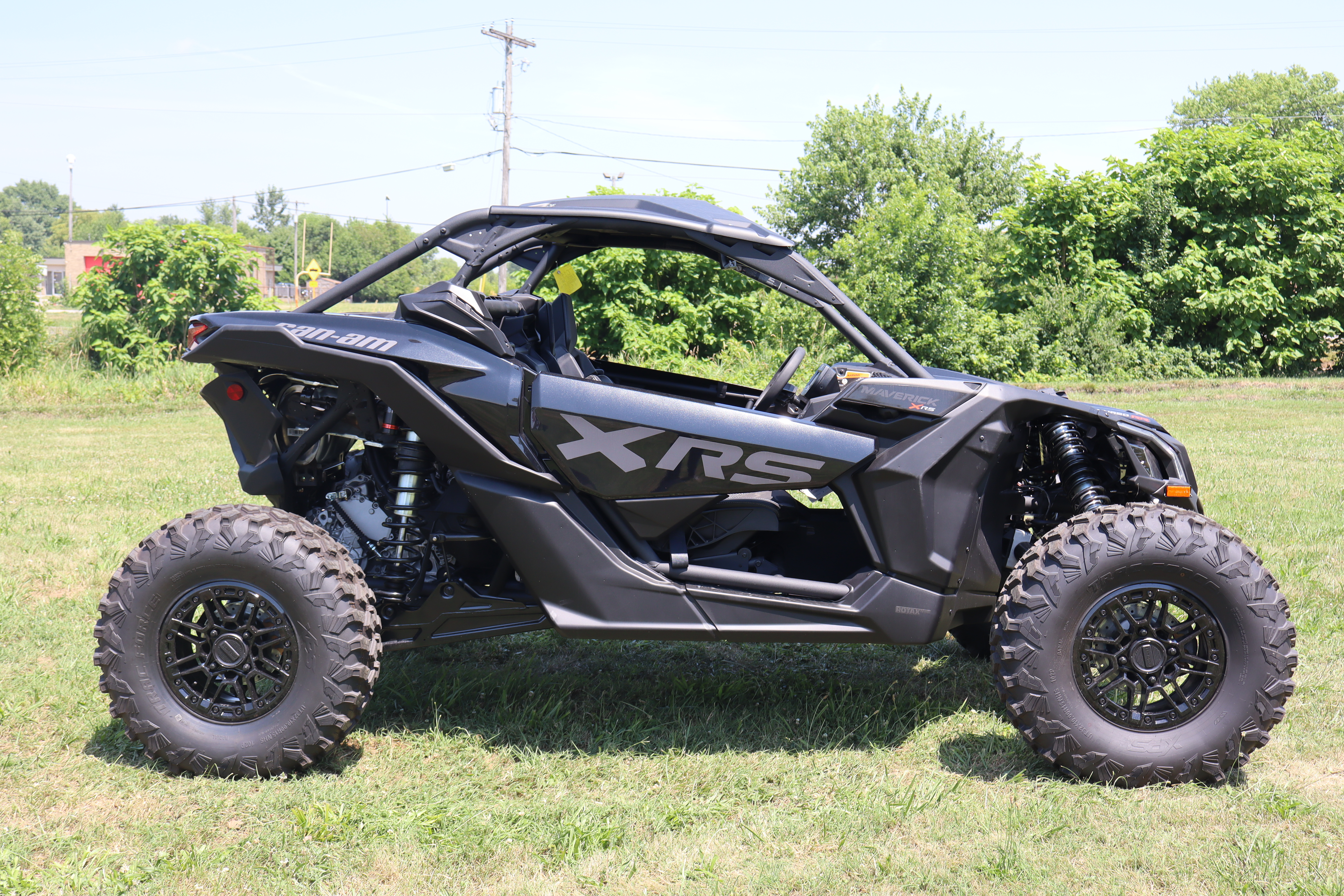 2025 Can-Am MAVERICK X3 XRS TURBO RR SMART-SHOX - Photo 2