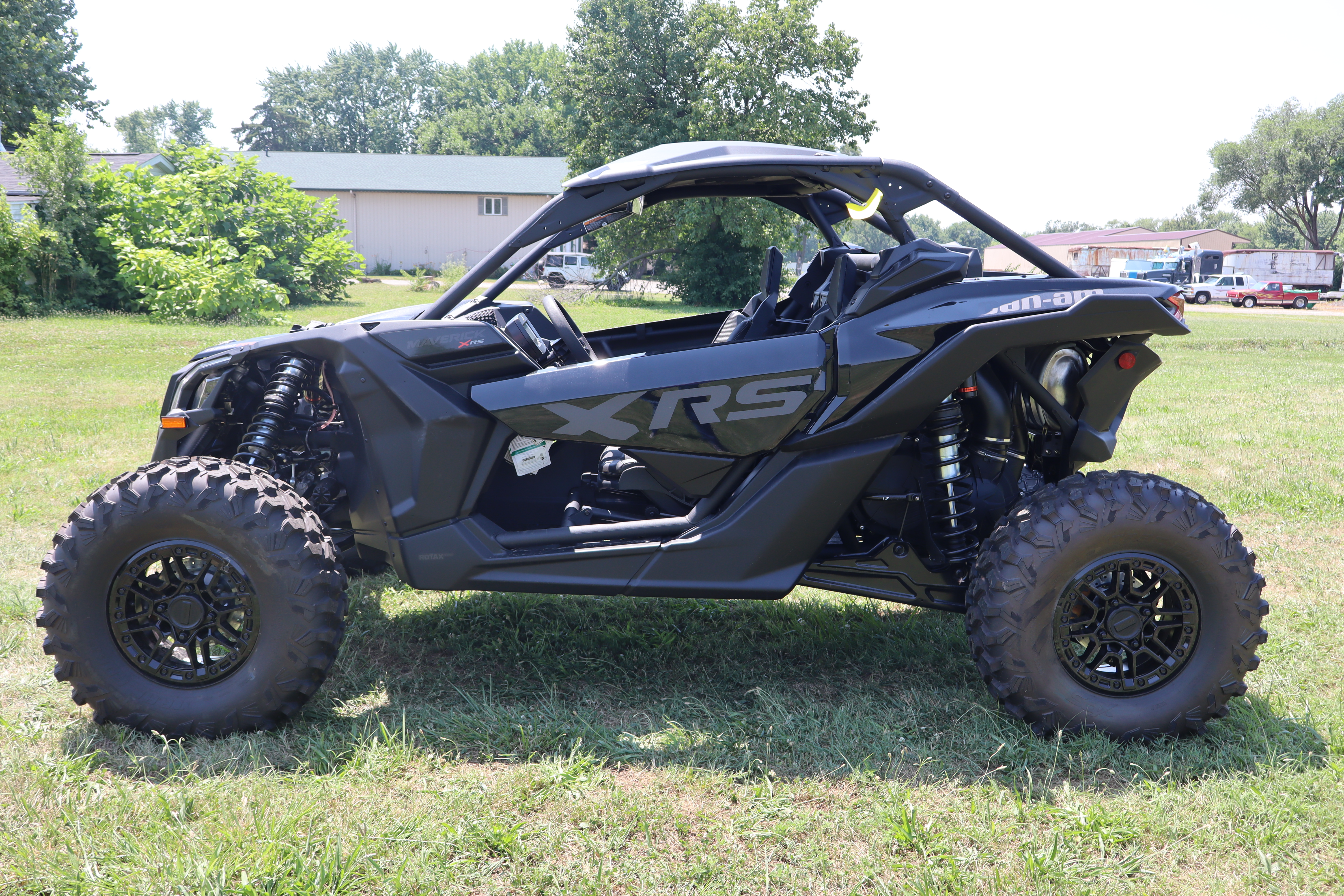 2025 Can-Am MAVERICK X3 XRS TURBO RR SMART-SHOX - Photo 6