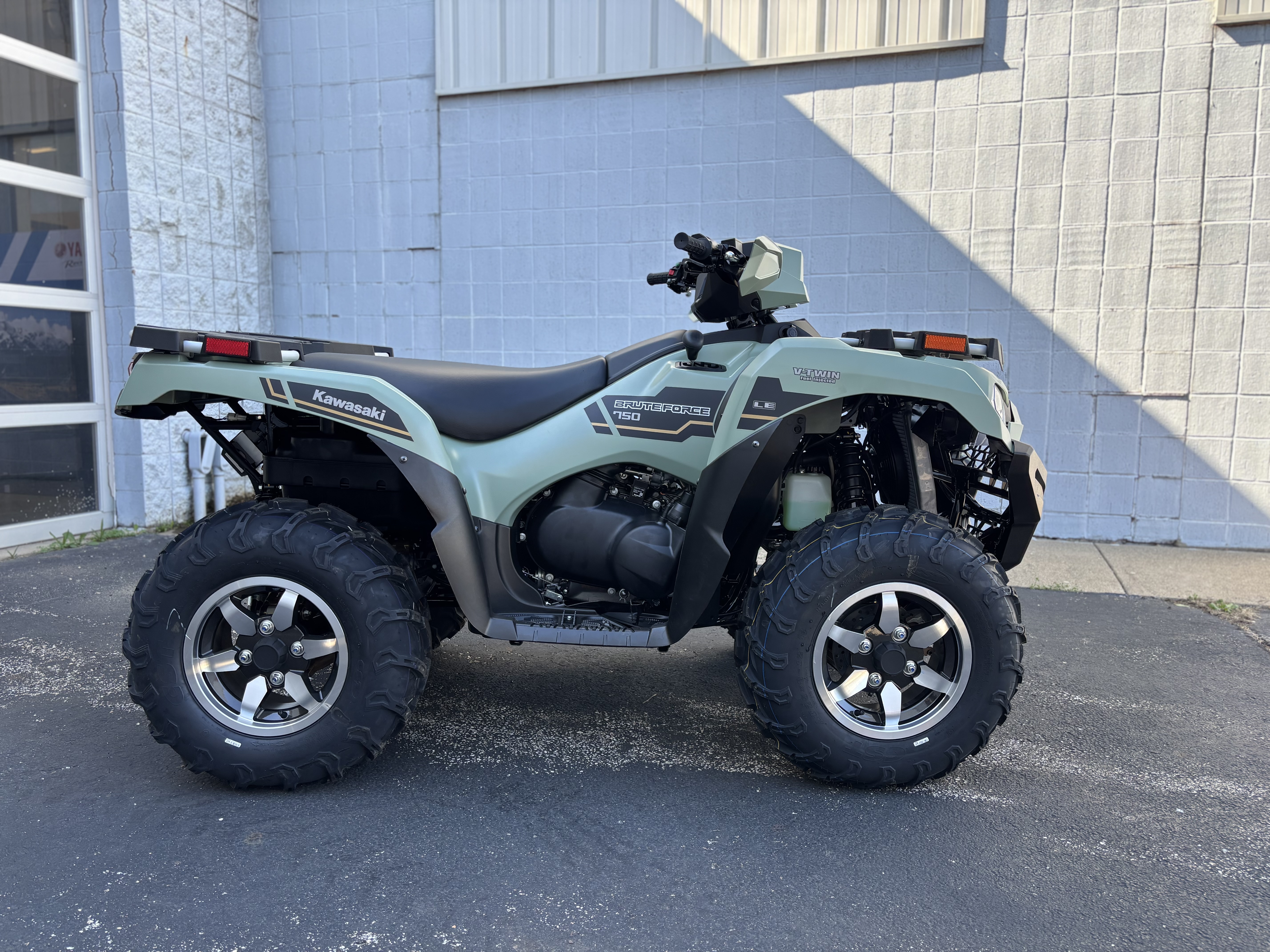 2025 Kawasaki BRUTE FORCE 750 EPS LE - Photo 2
