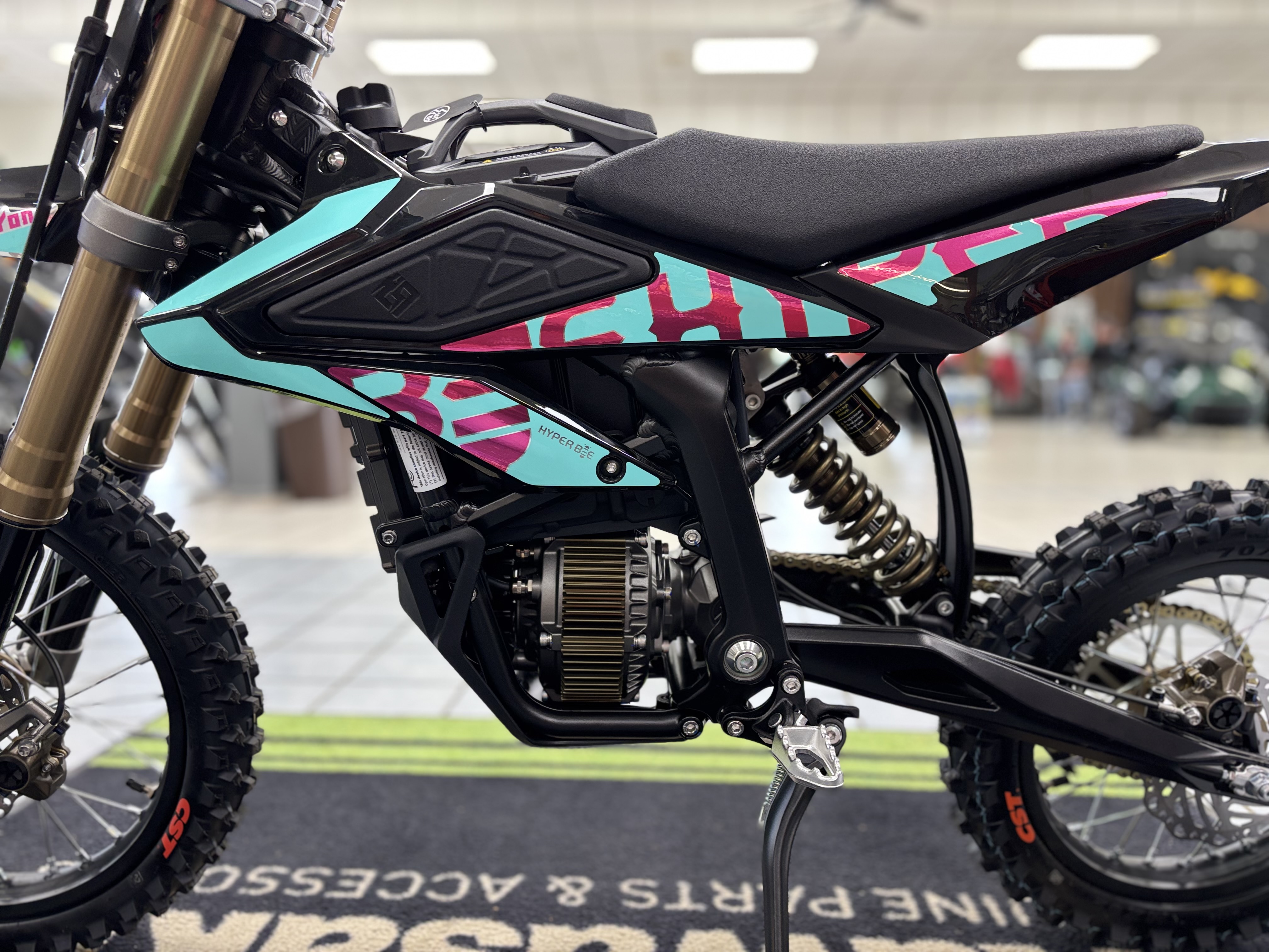 2025 SURRON HYPER BEE - Photo 9