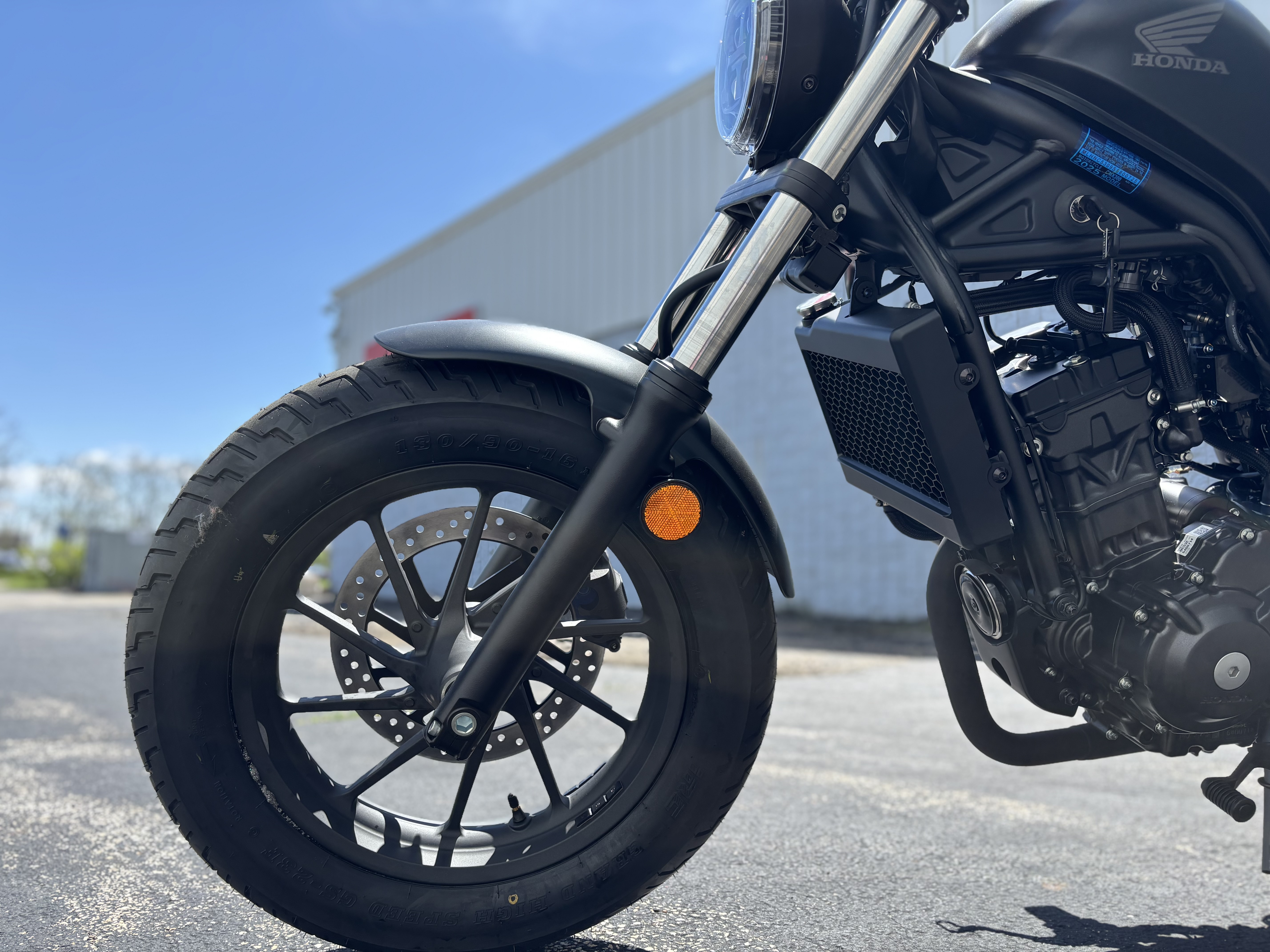 2025 Honda REBEL 300 - Photo 10