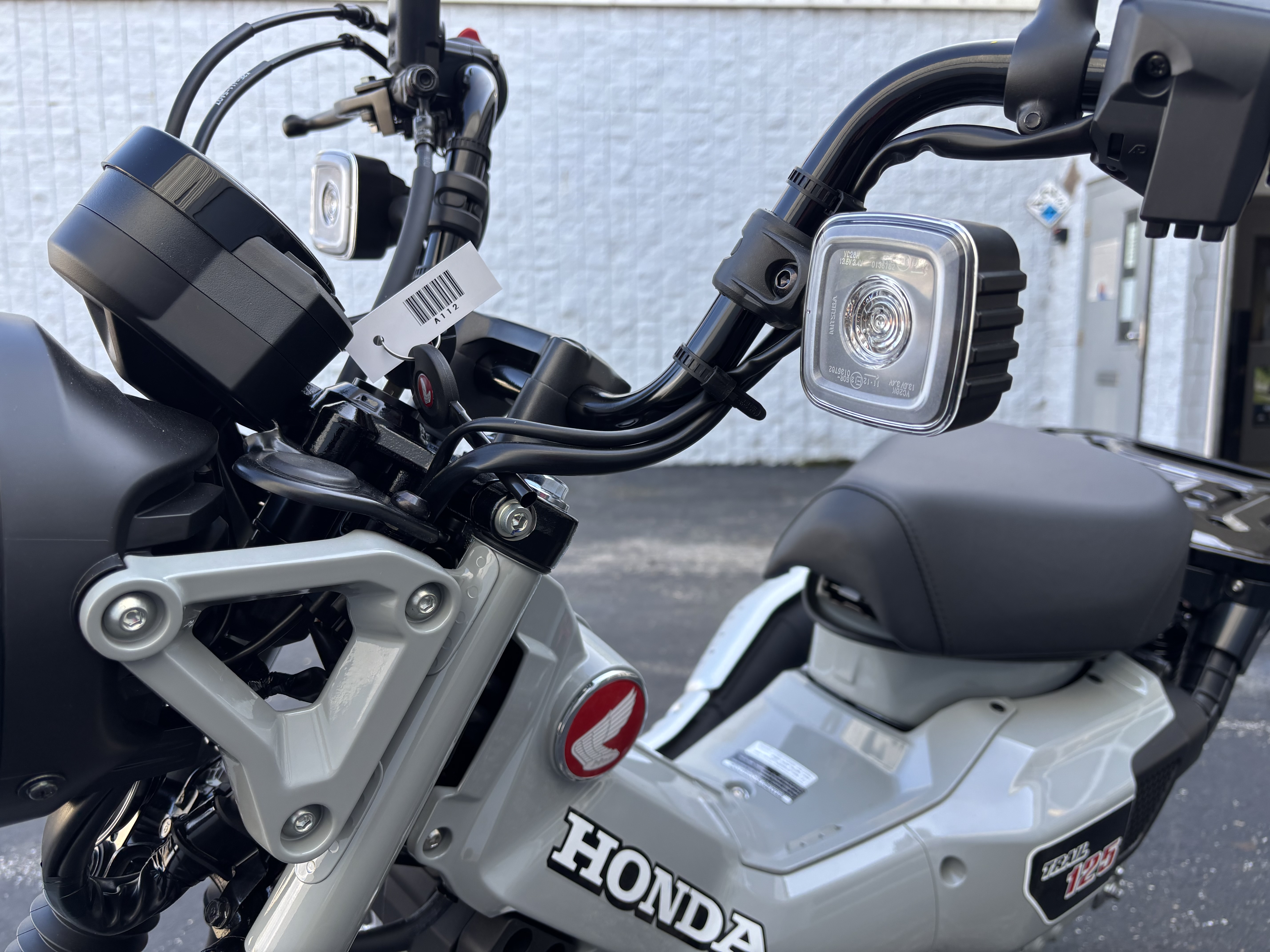 2025 Honda TRAIL 125 - Photo 17