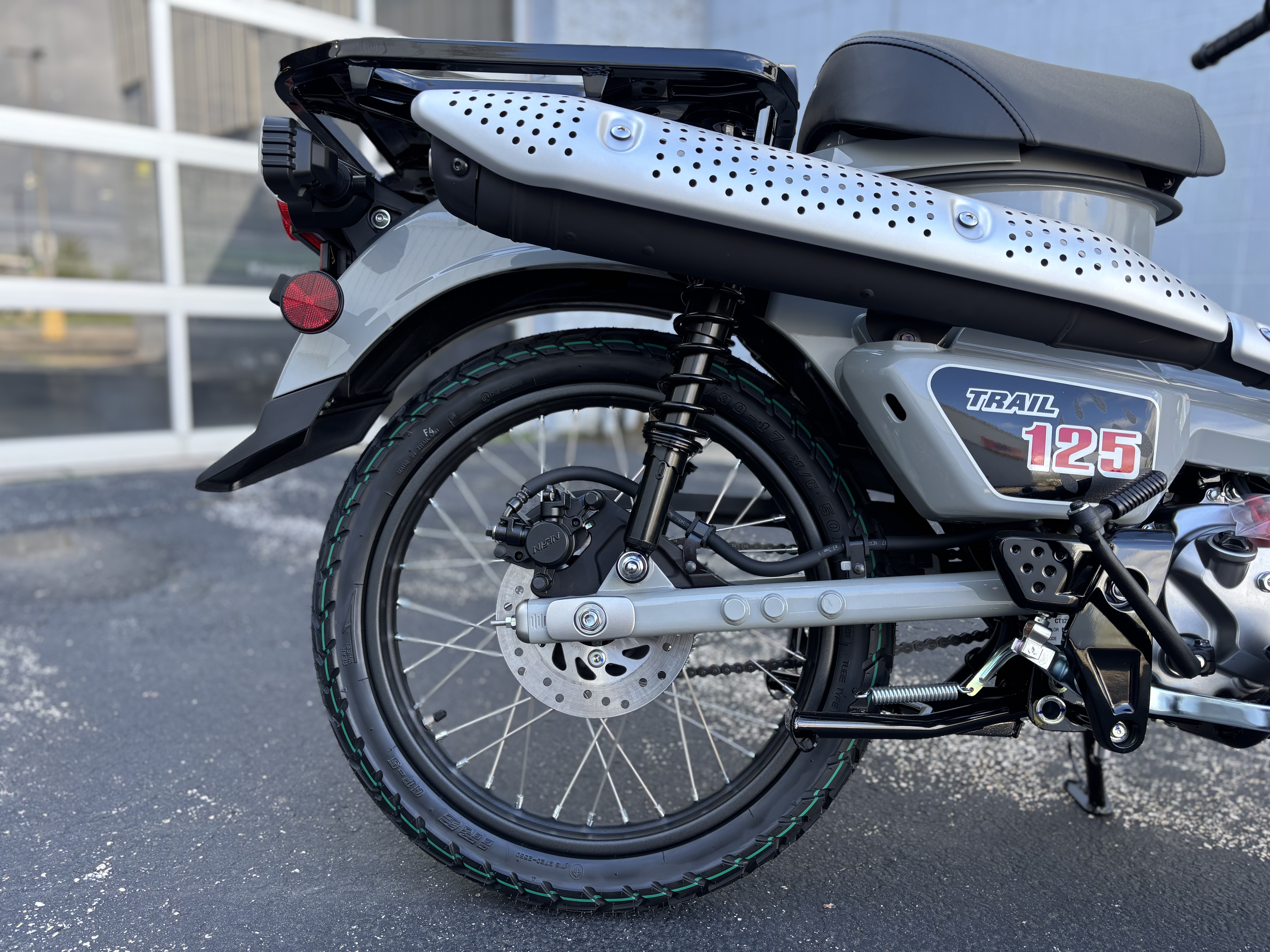 2025 Honda TRAIL 125 - Photo 5