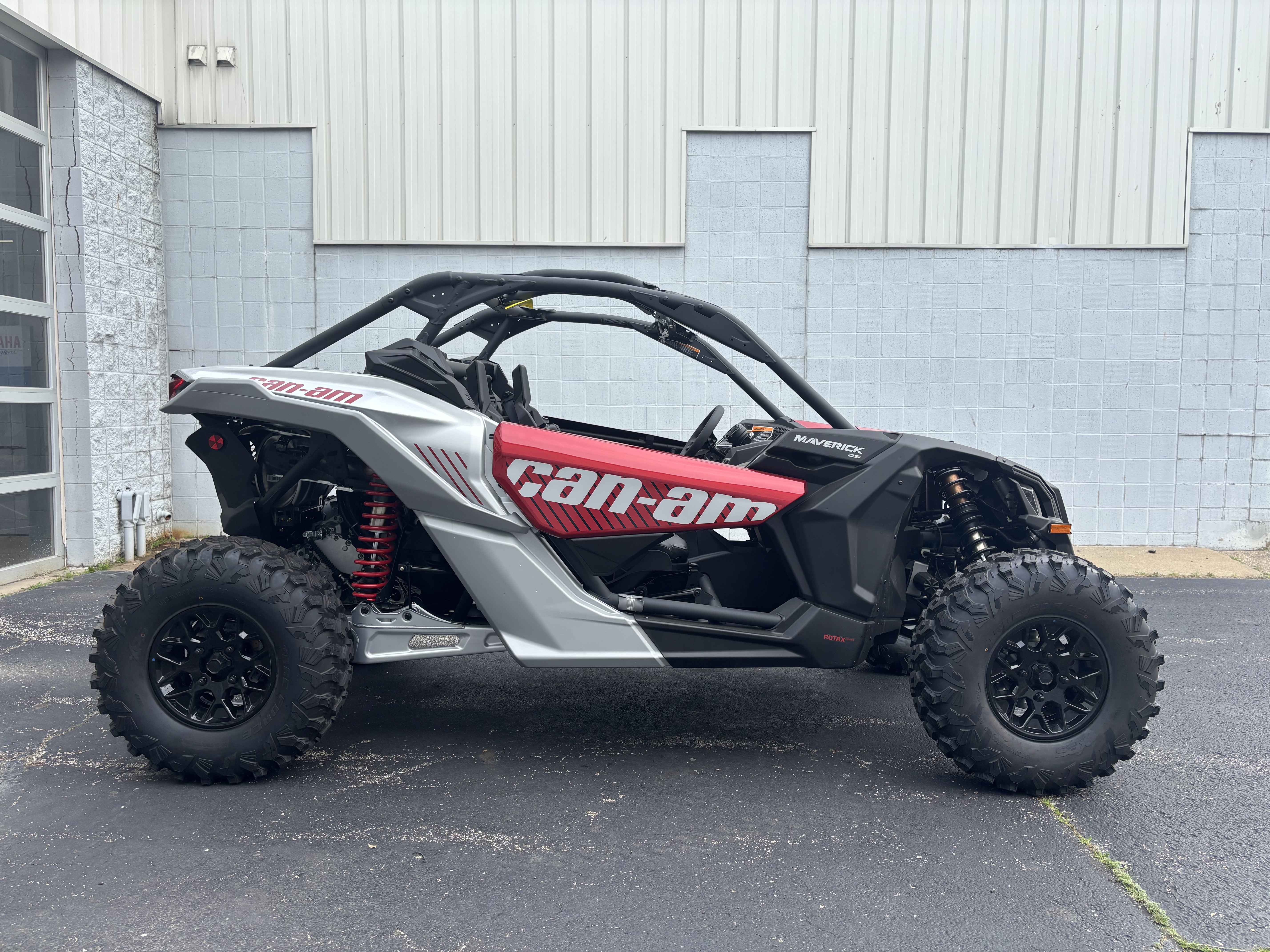 2025 Can-Am MAVERICK X3 DS TURBO RR - Photo 2