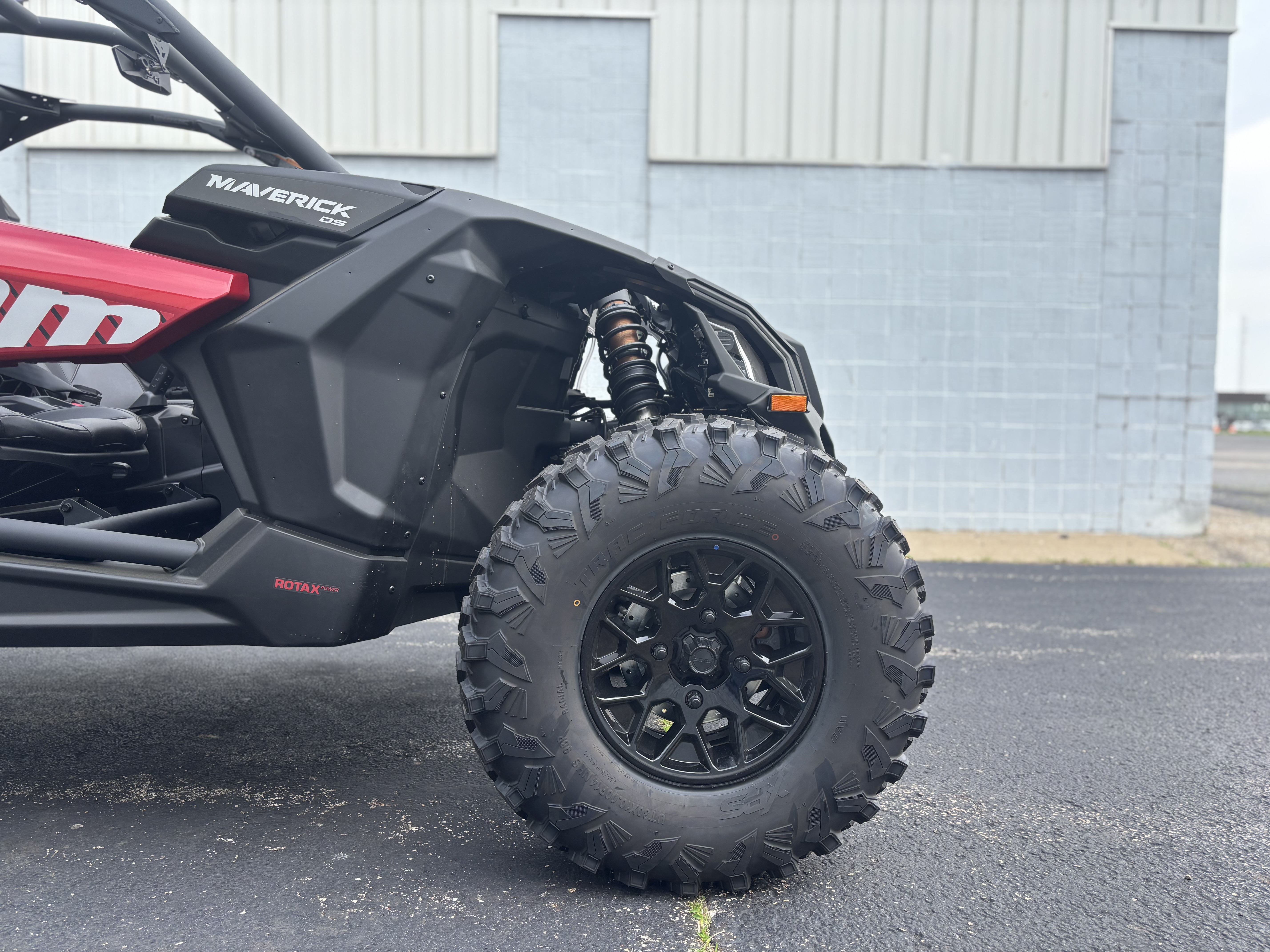 2025 Can-Am MAVERICK X3 DS TURBO RR - Photo 3