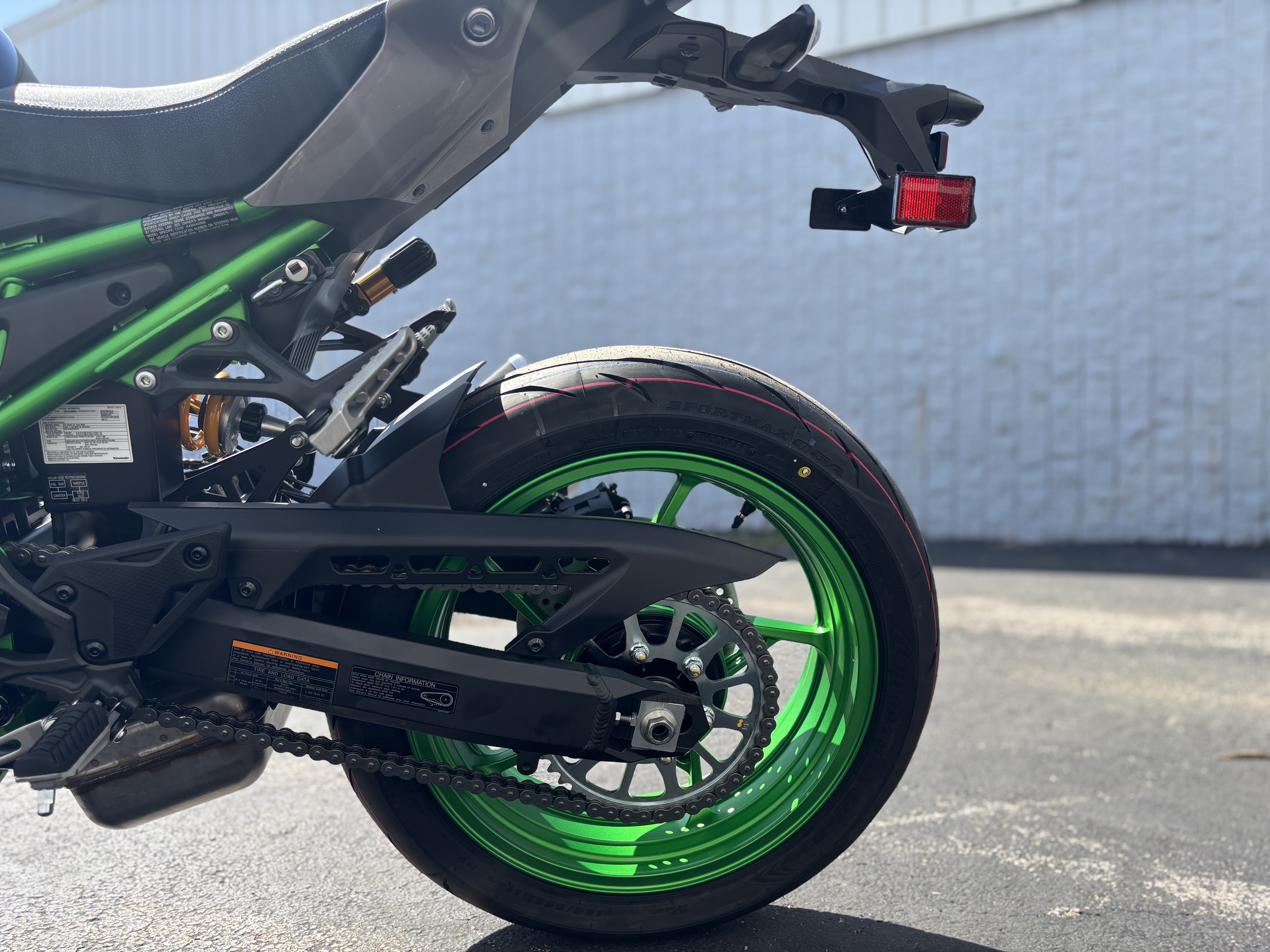 2025 Kawasaki Z900 SE ABS - Photo 10