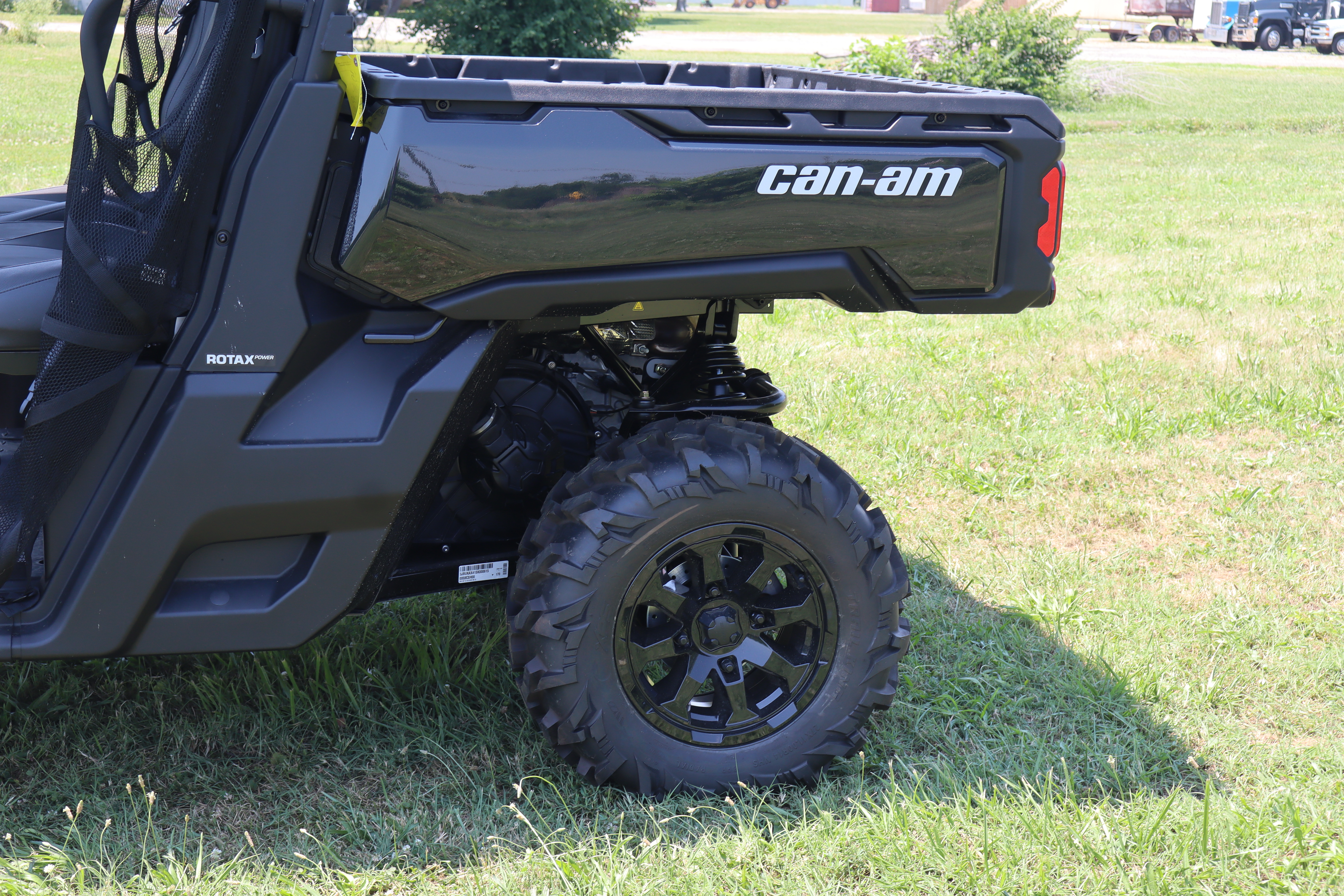 2025 Can-Am DEFENDER XT HD10 - Photo 9