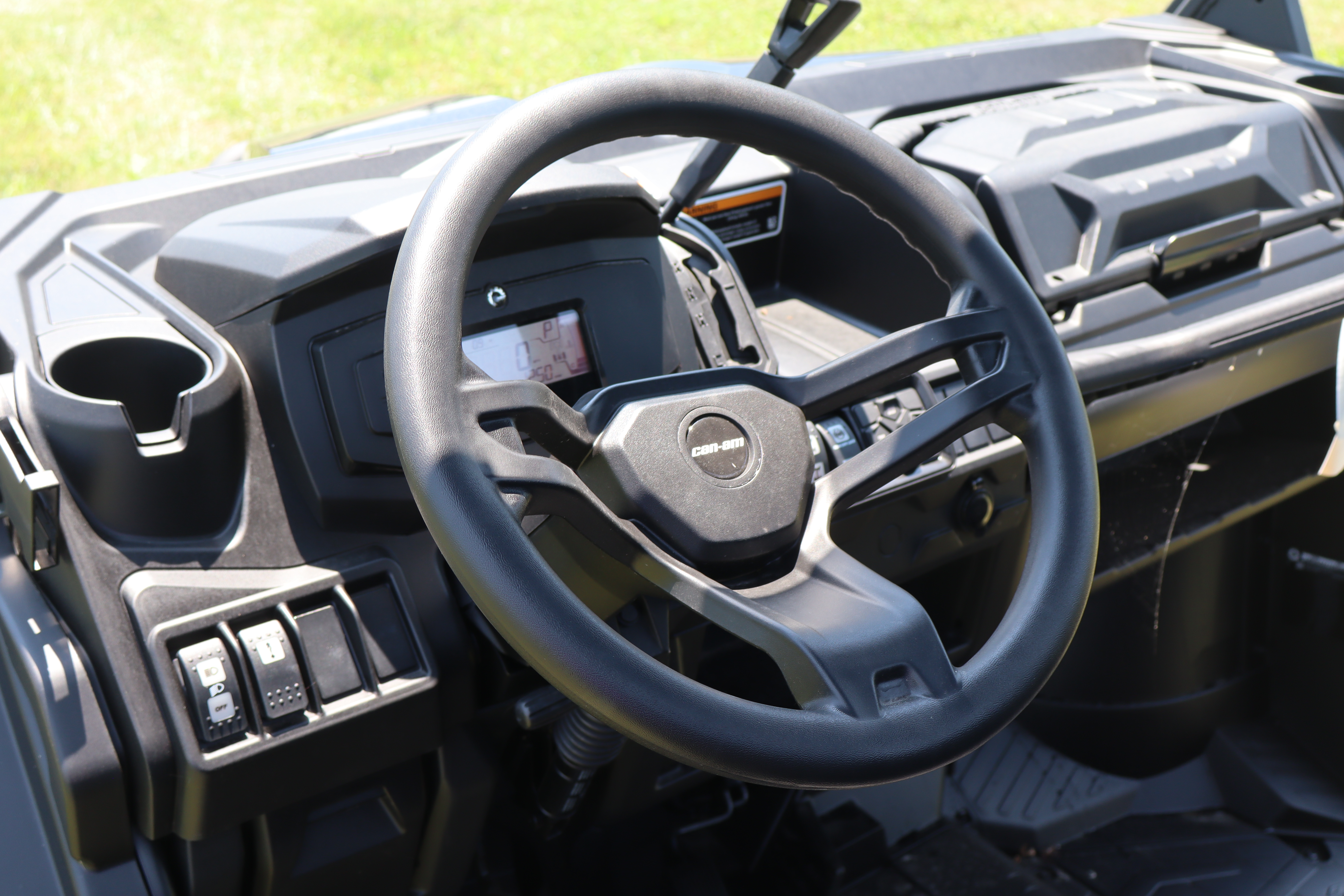 2025 Can-Am DEFENDER XT HD10 - Photo 12