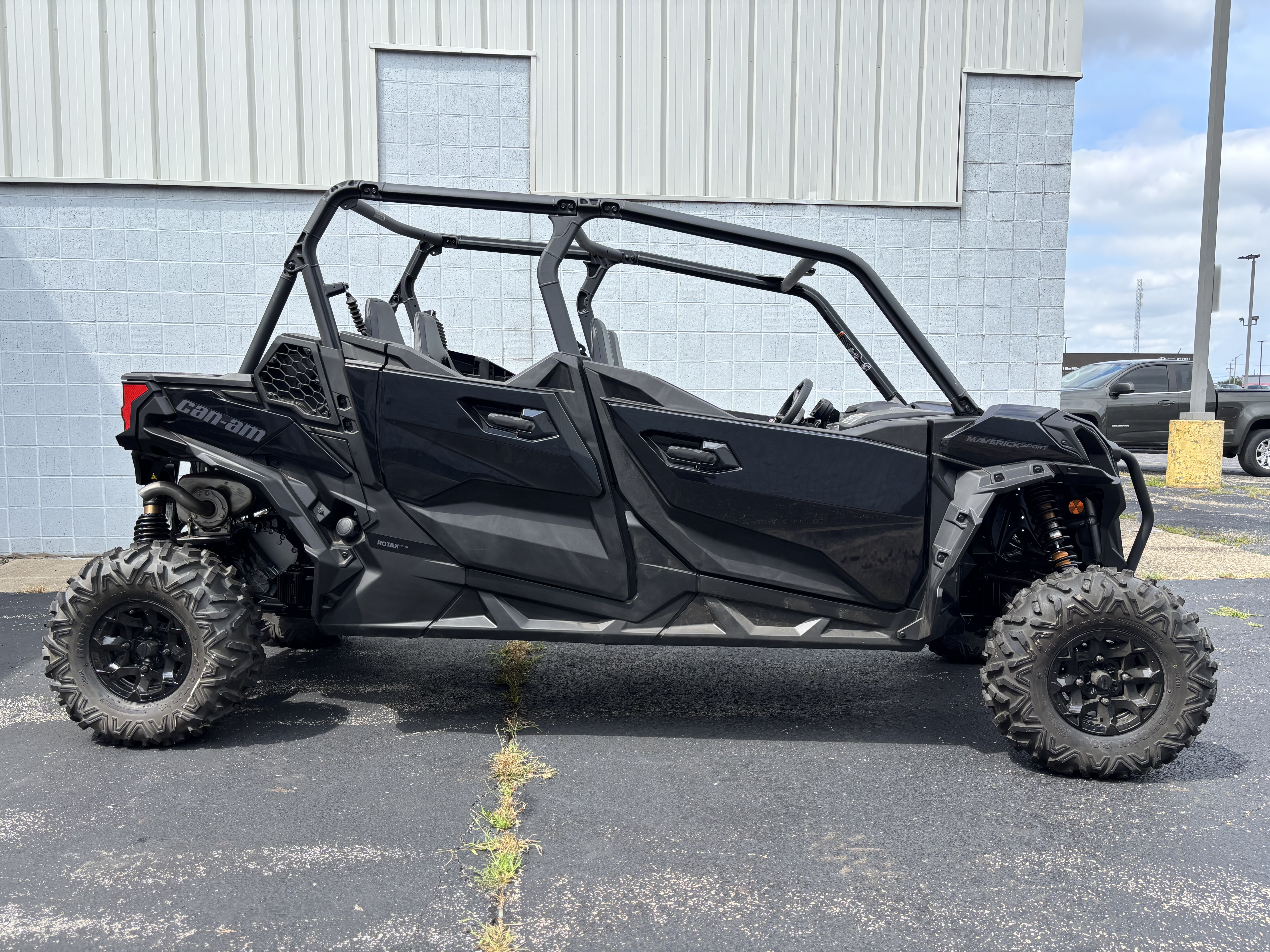 2024 Can-Am MAVERICK SPORT MAX DPS 1000R - Photo 2