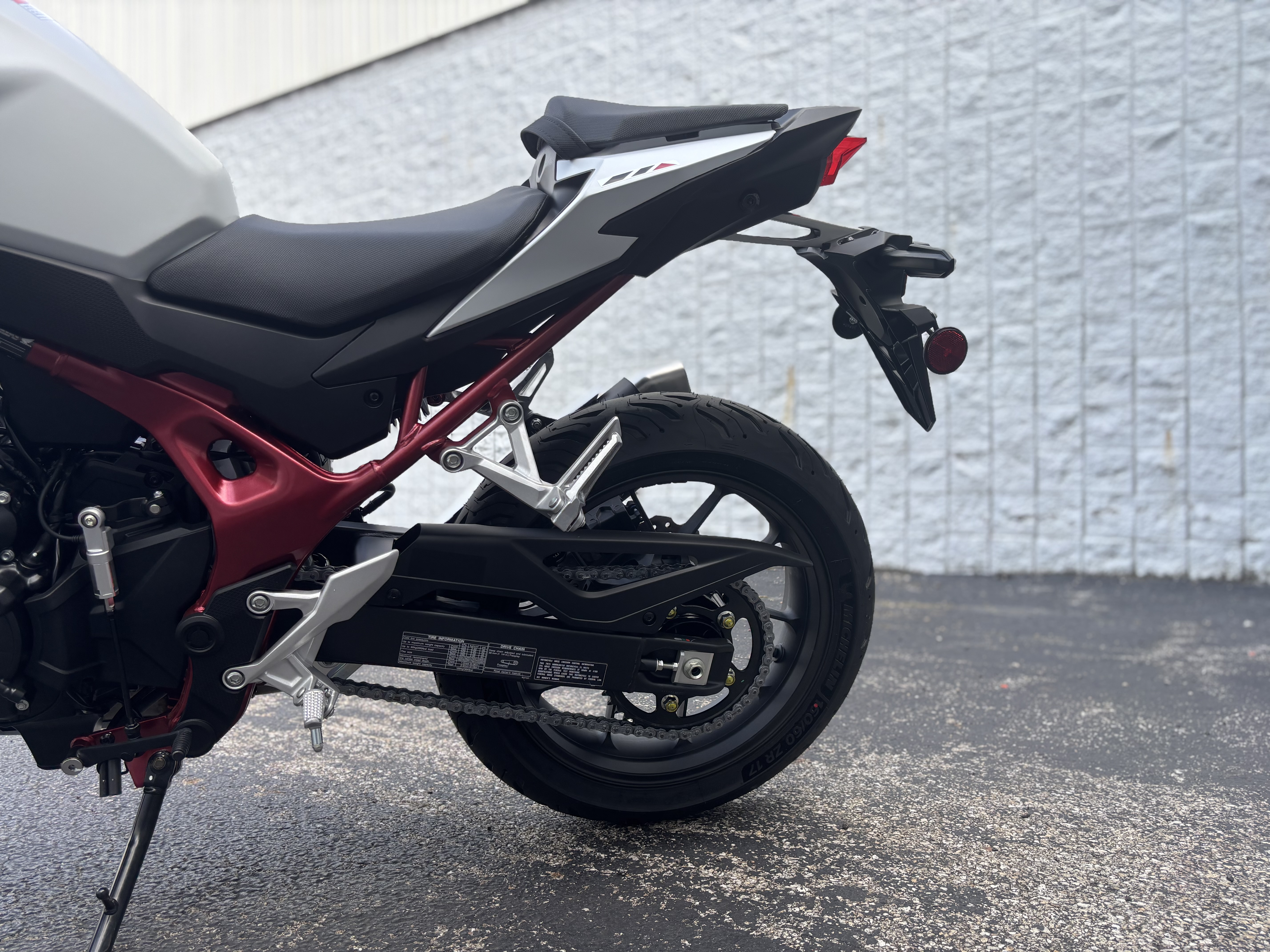 2025 Honda CB750 HORNET - Photo 11