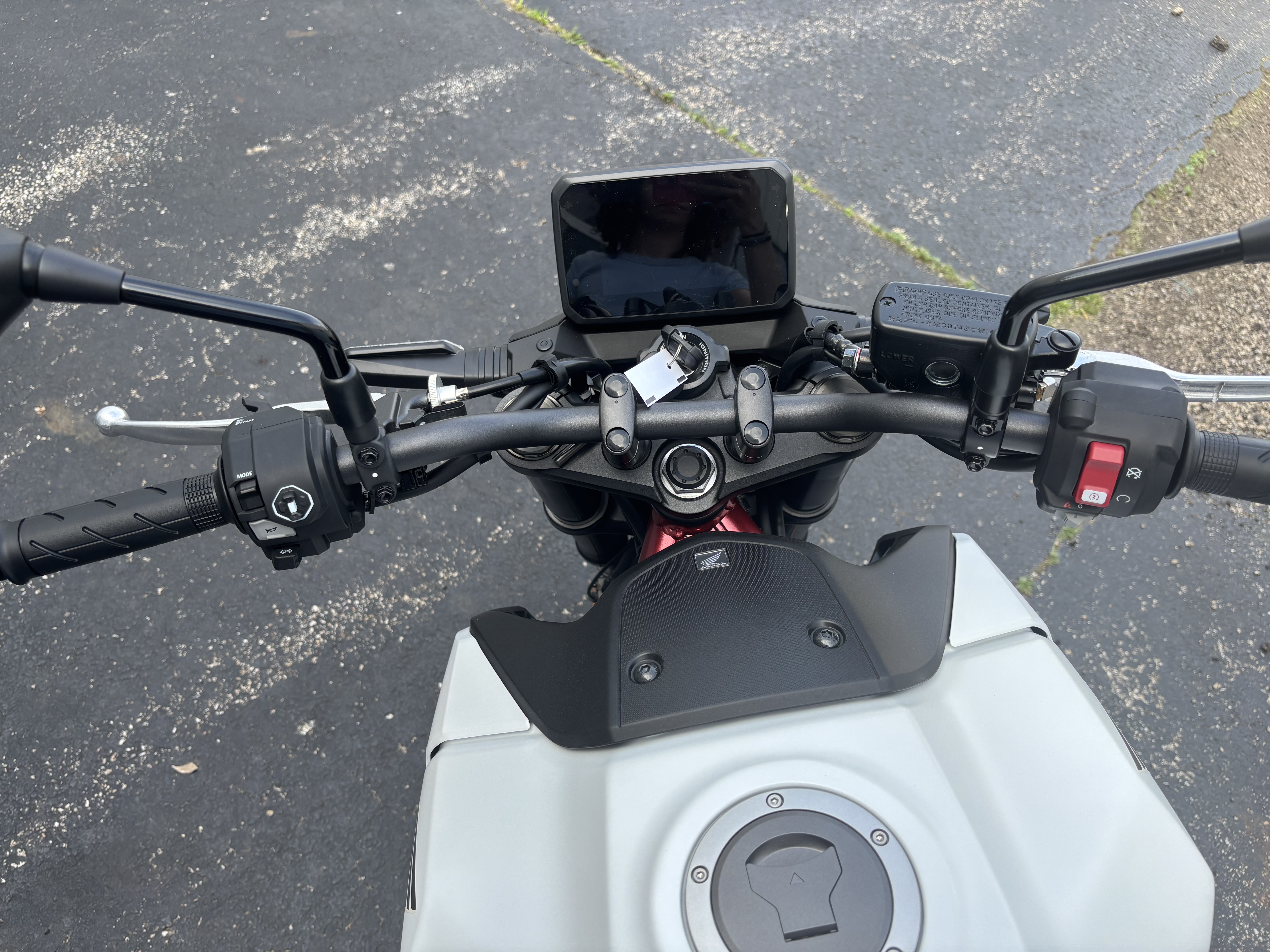 2025 Honda CB750 HORNET - Photo 14