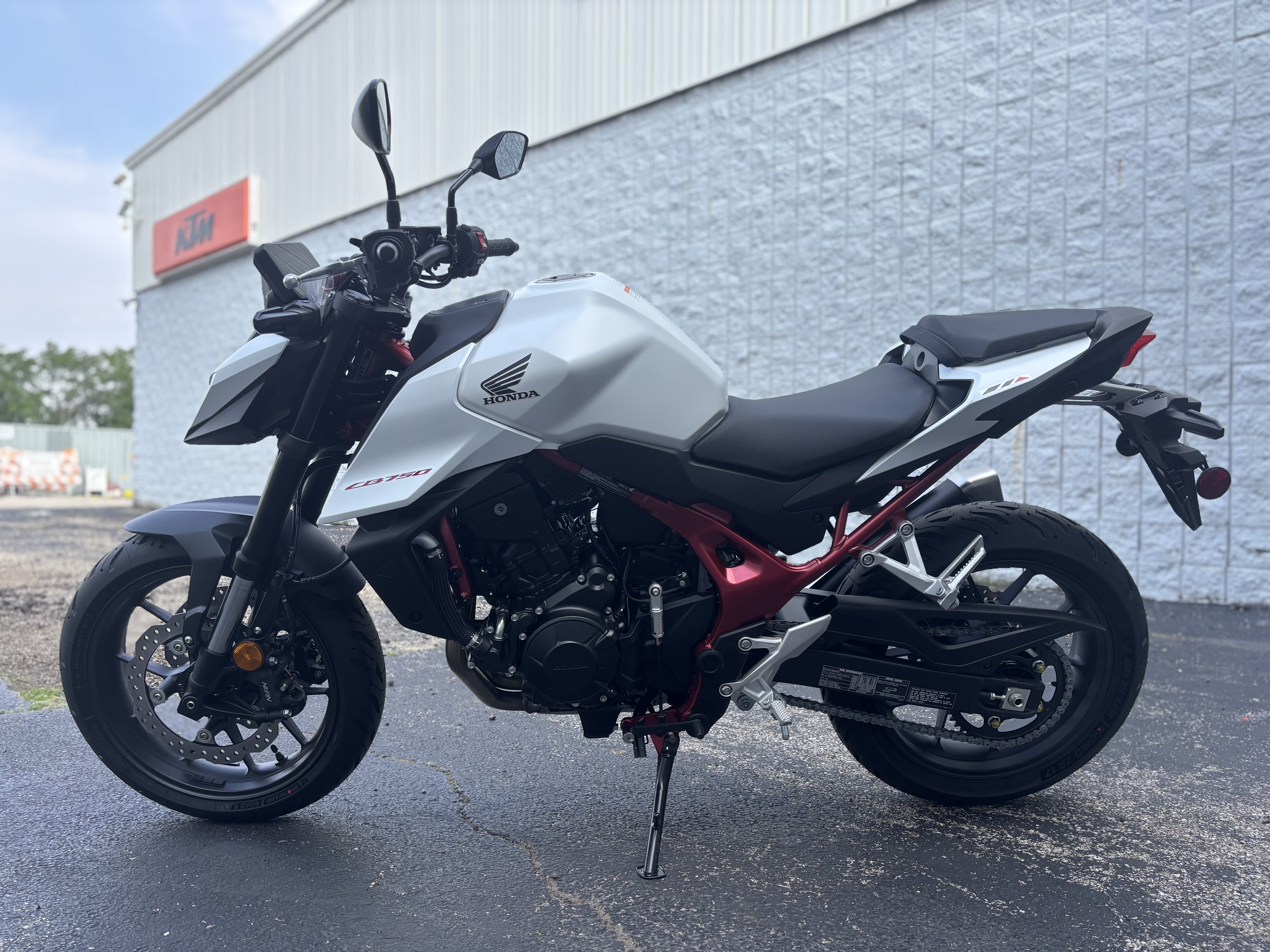 2025 Honda CB750 HORNET - Photo 7