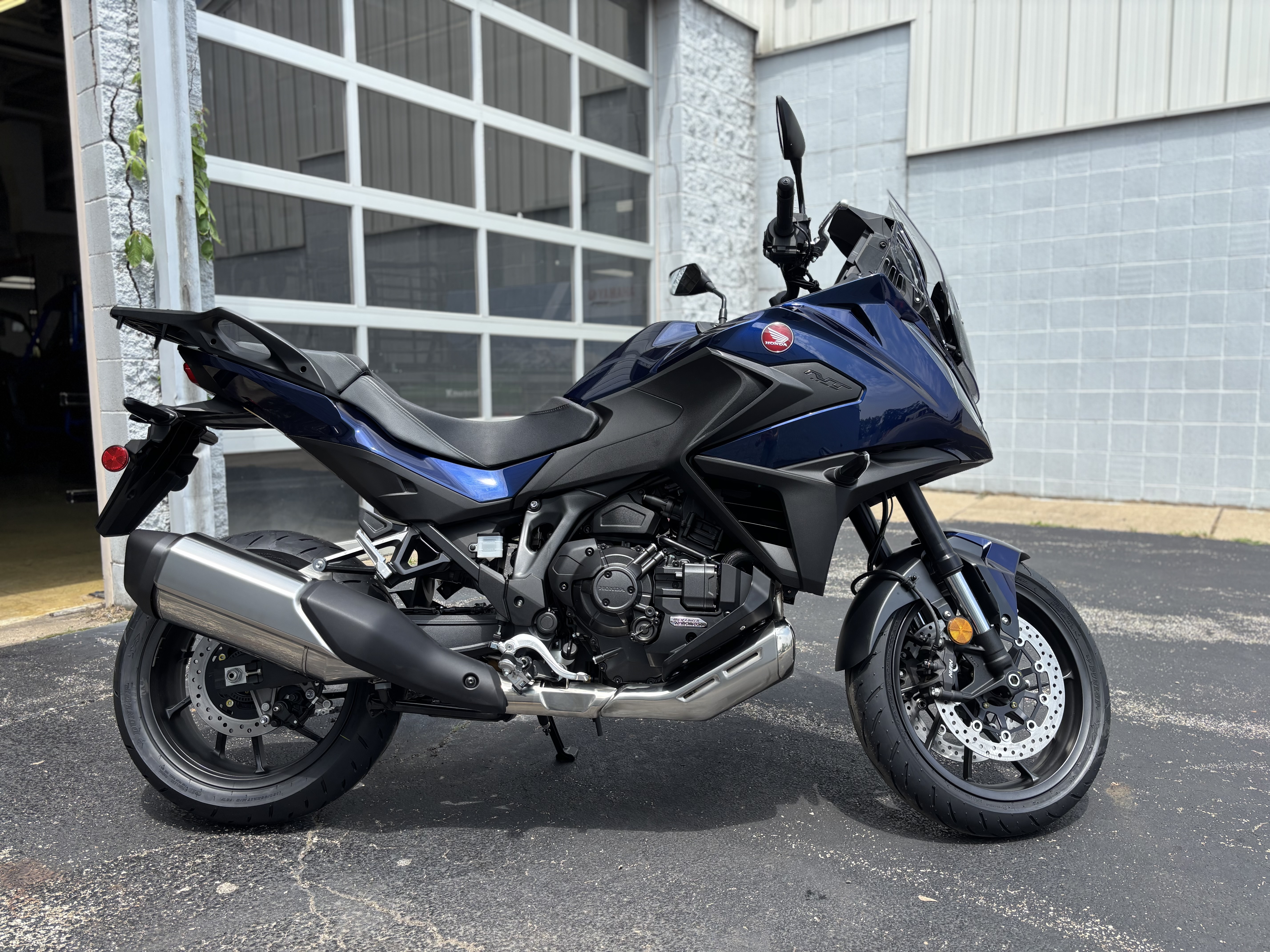 2025 Honda NT1100 DCT - Photo 2