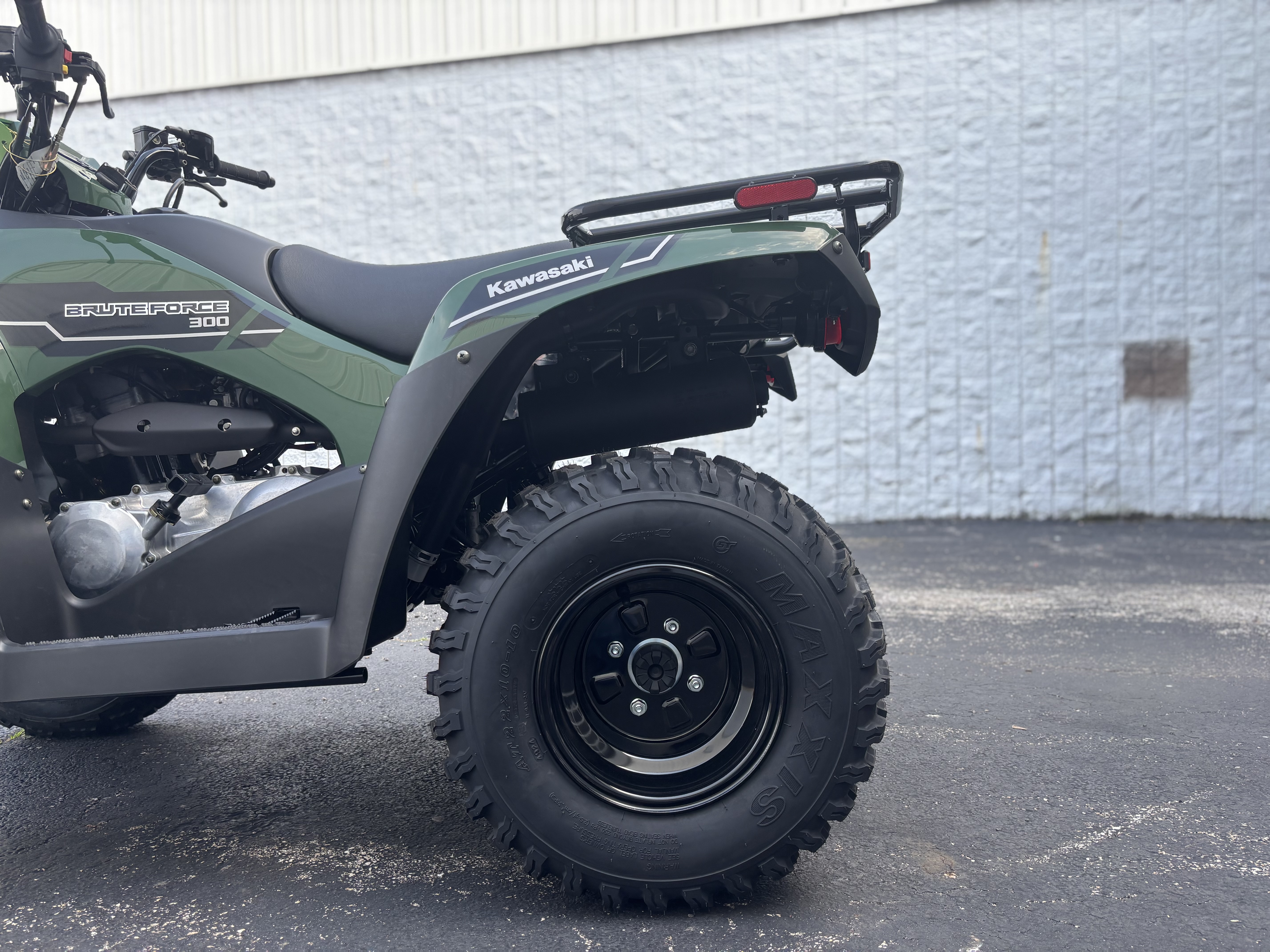 2025 Kawasaki BRUTE FORCE 300 - Photo 10