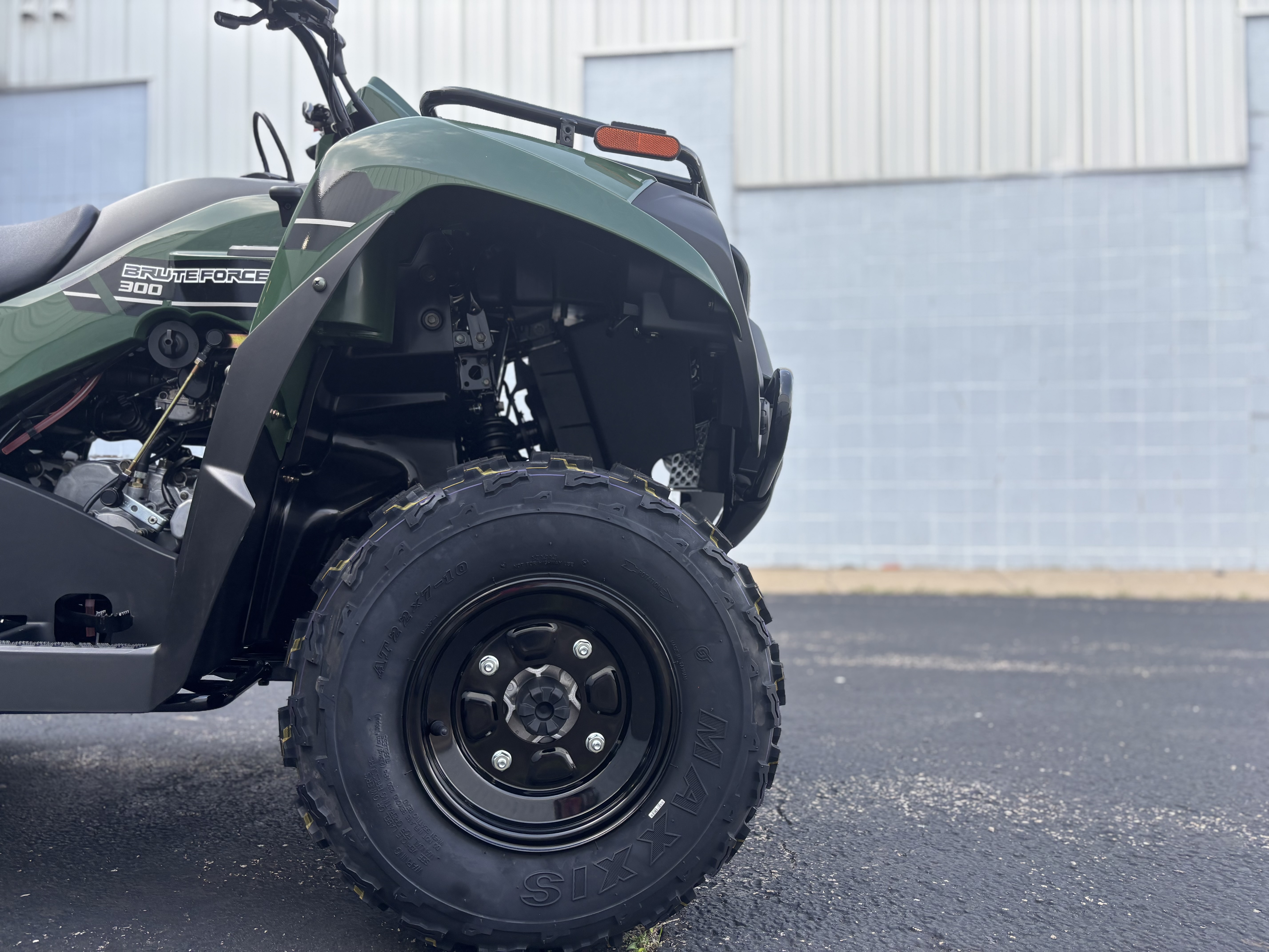 2025 Kawasaki BRUTE FORCE 300 - Photo 3