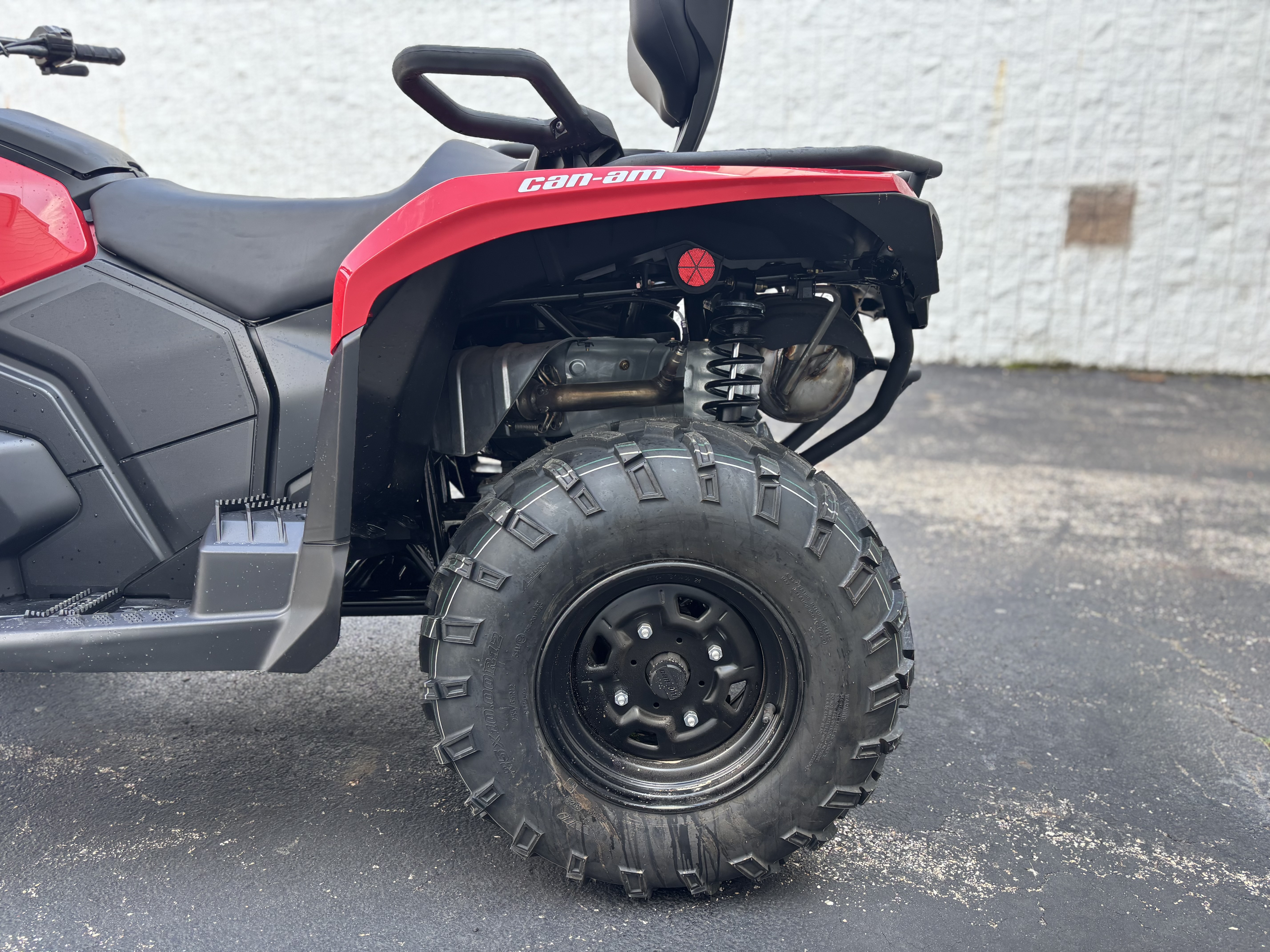 2025 Can-Am OUTLANDER MAX DPS 700 - Photo 11