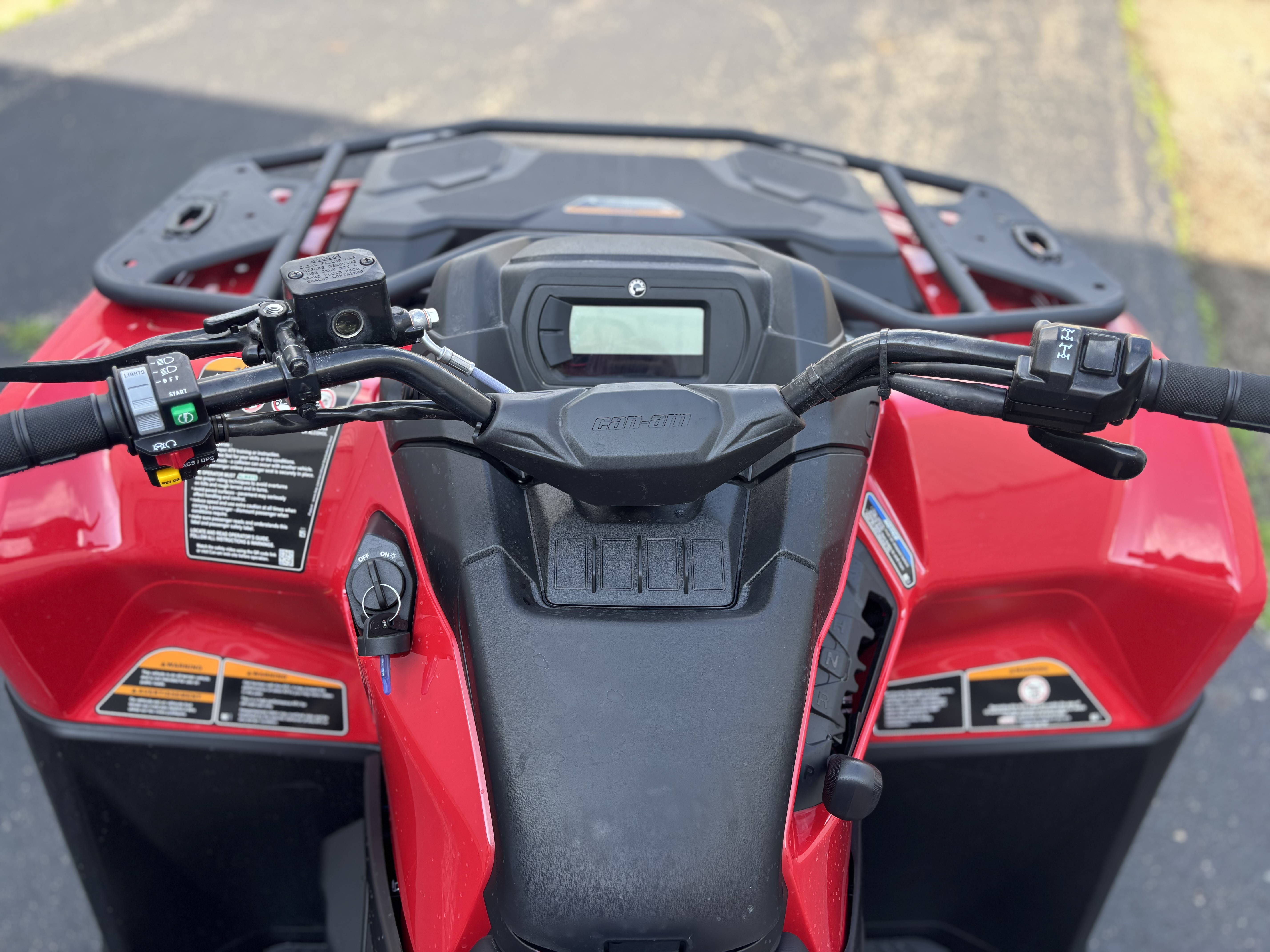 2025 Can-Am OUTLANDER MAX DPS 700 - Photo 7