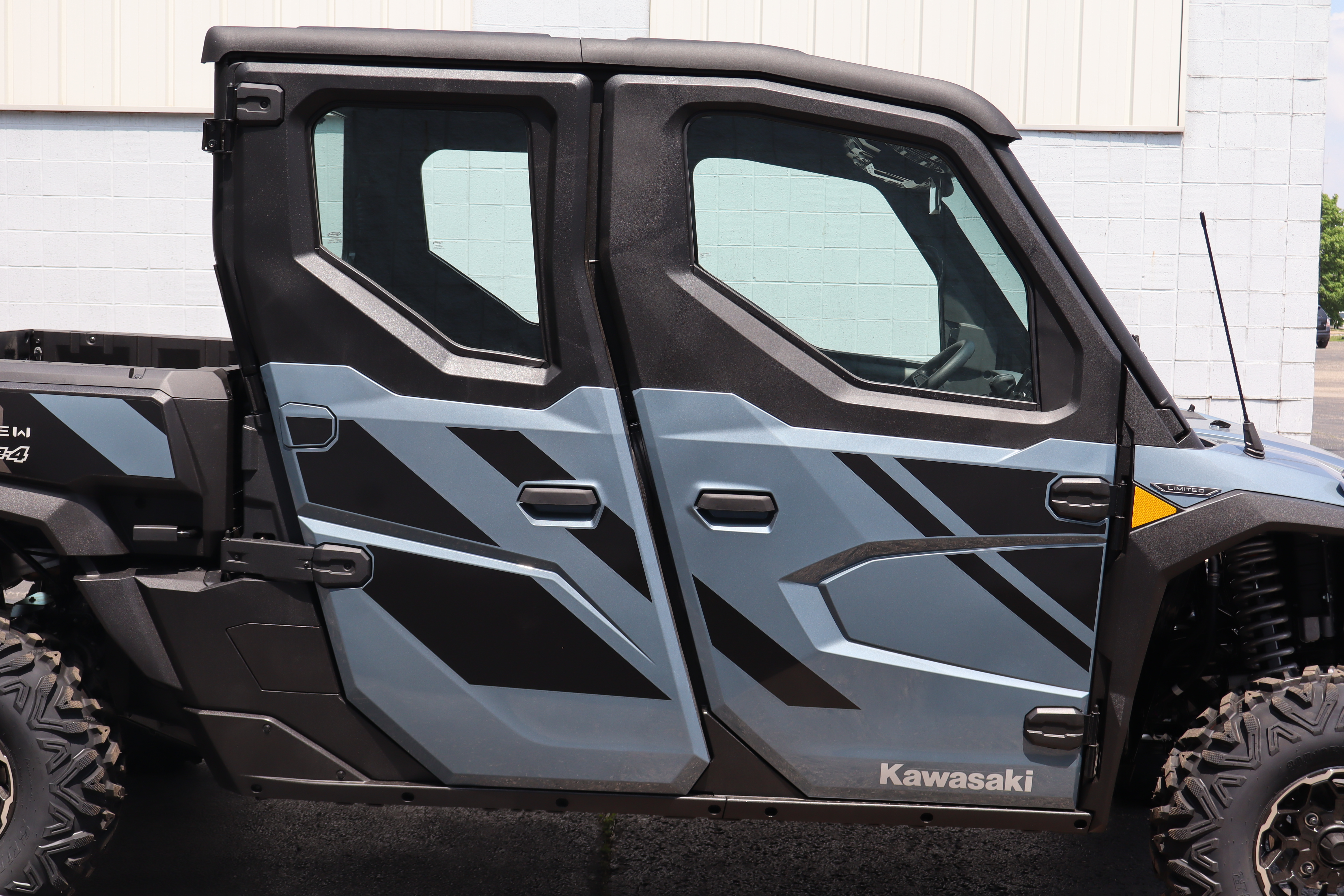 2025 Kawasaki RIDGE XR CREW LIMITED HVAC - Photo 4