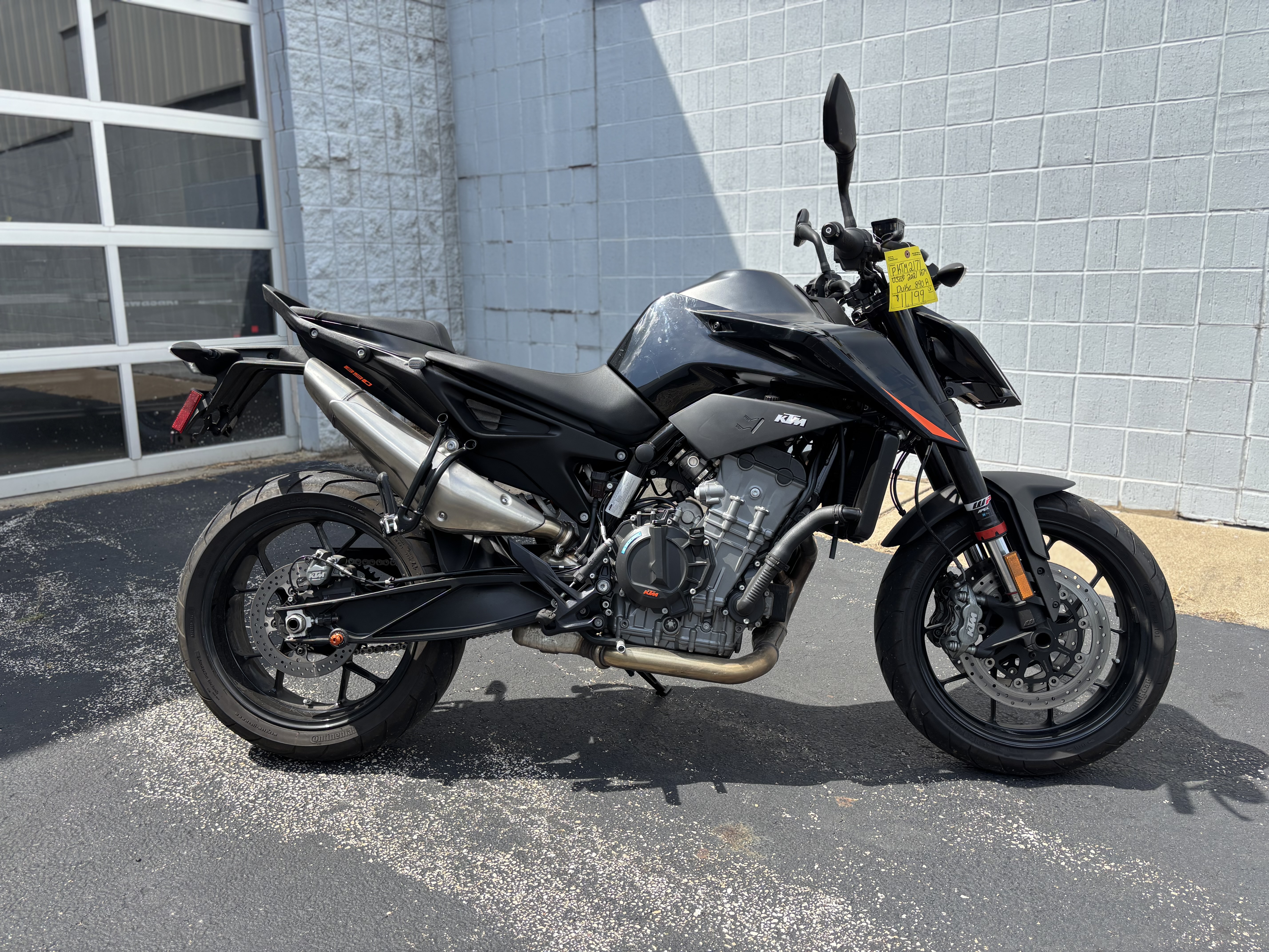 2021 KTM 890 DUKE R - Photo 2