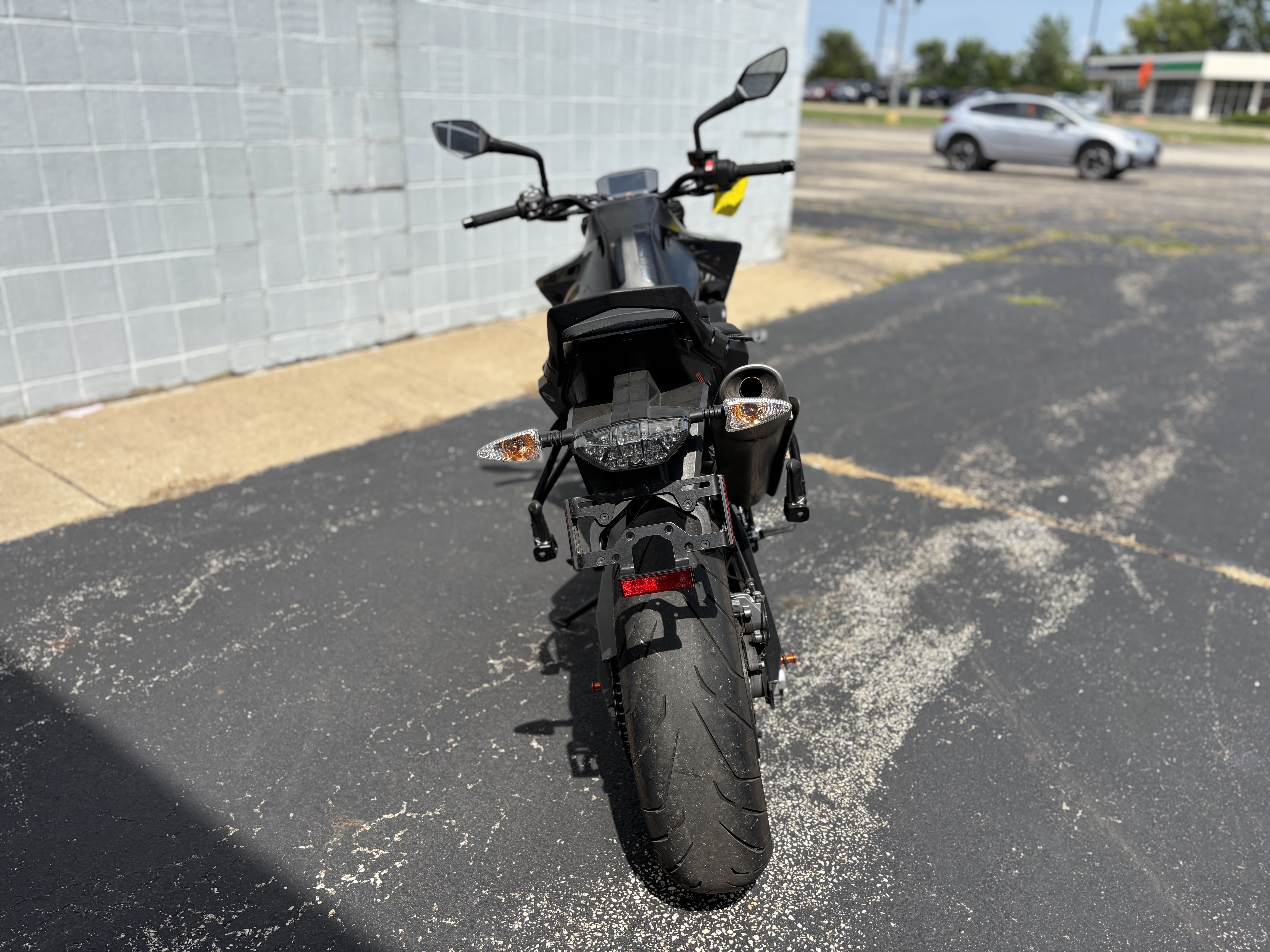 2021 KTM 890 DUKE R - Photo 6