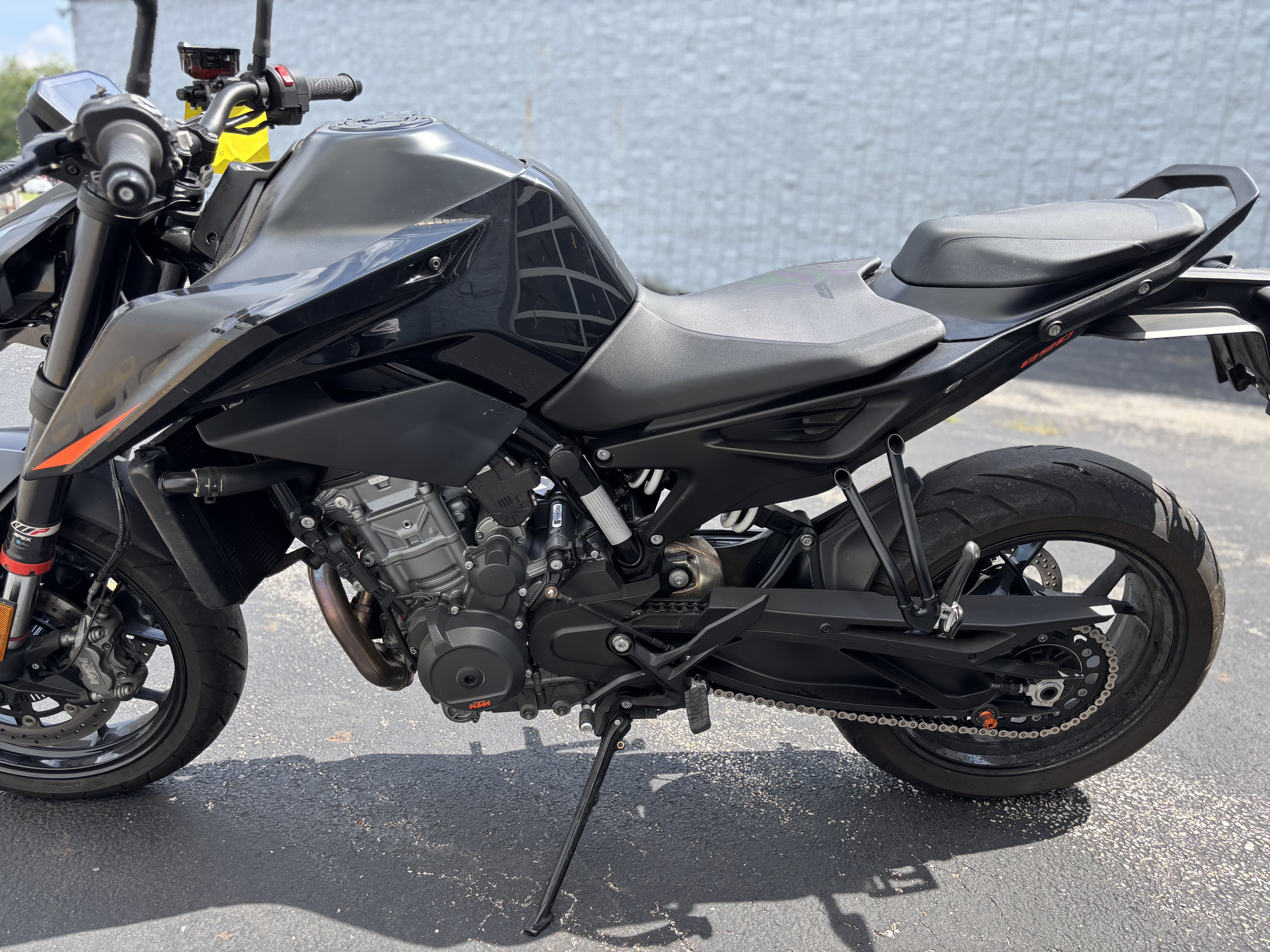 2021 KTM 890 DUKE R - Photo 10