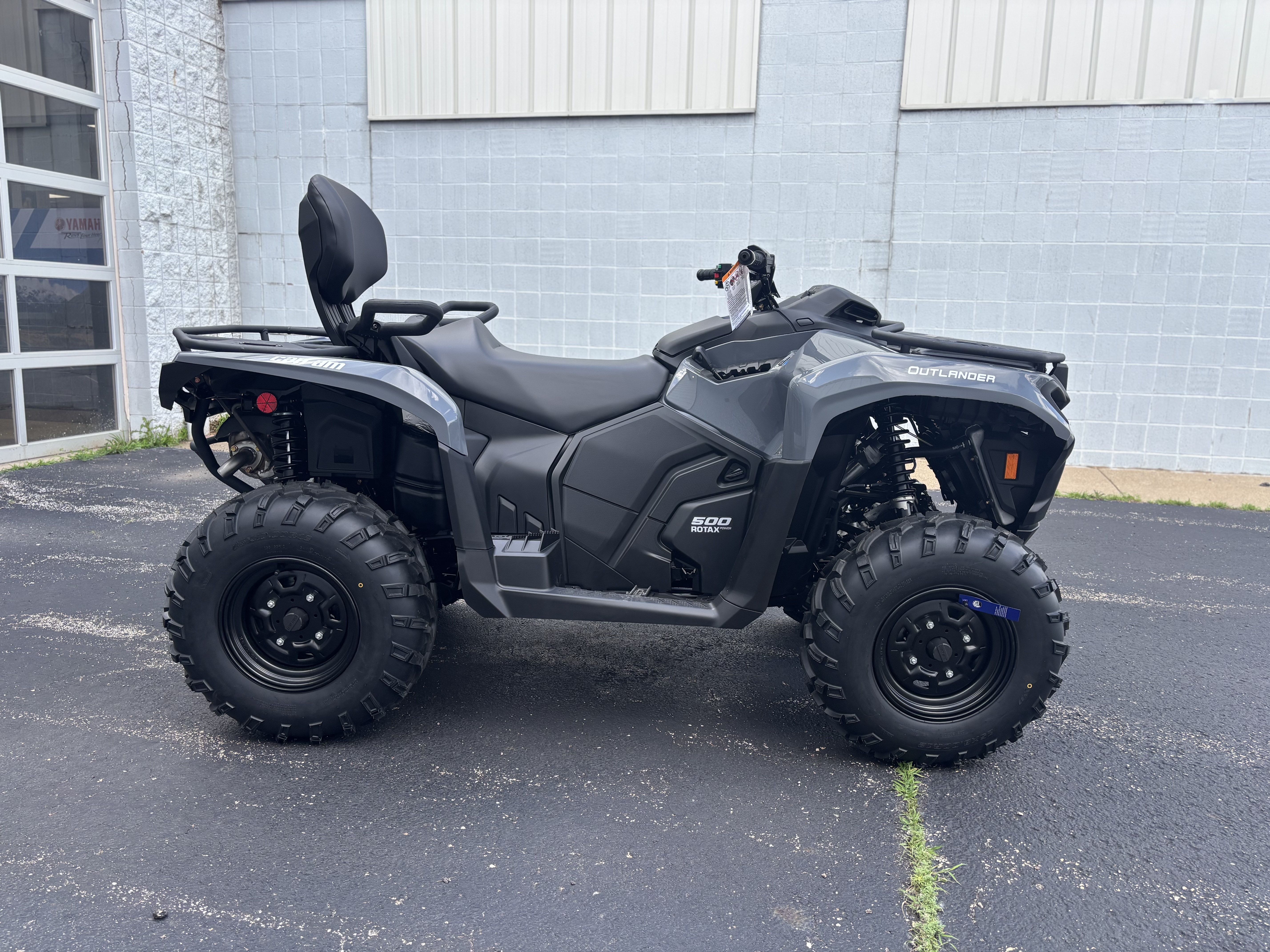 2025 Can-Am OUTLANDER MAX DPS 500 - Photo 2