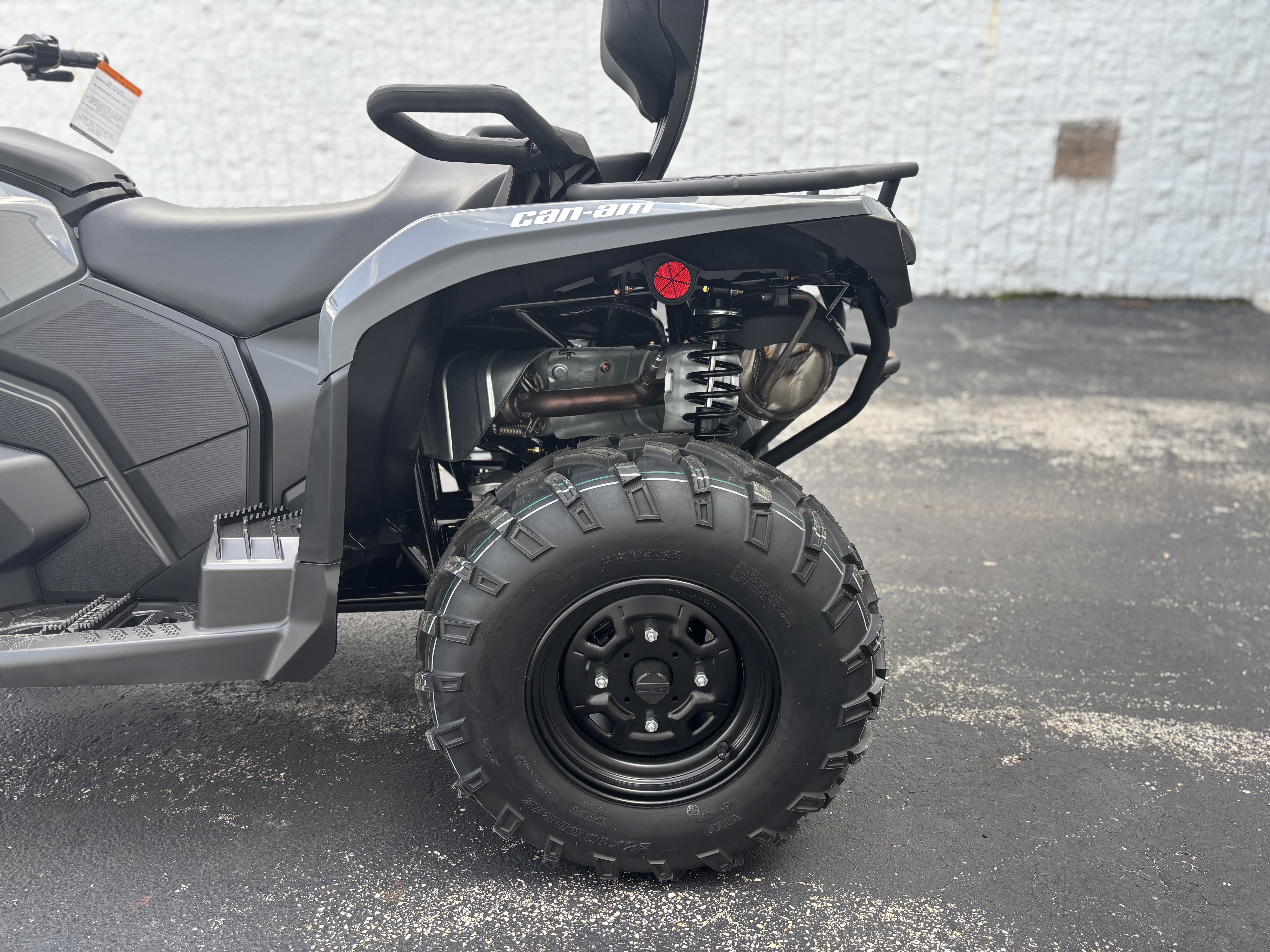 2025 Can-Am OUTLANDER MAX DPS 500 - Photo 9