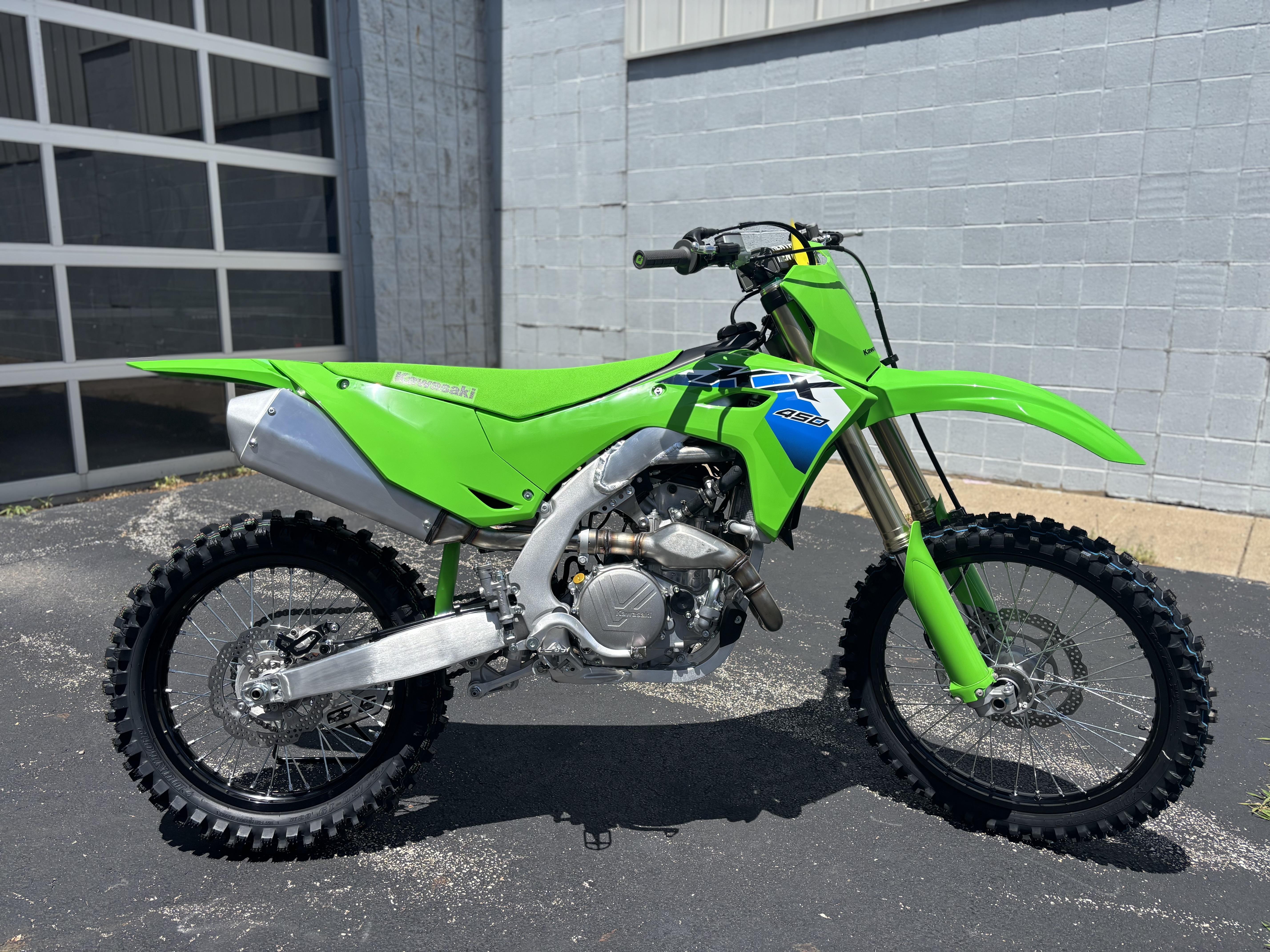 2026 Kawasaki KX 450 - Photo 2