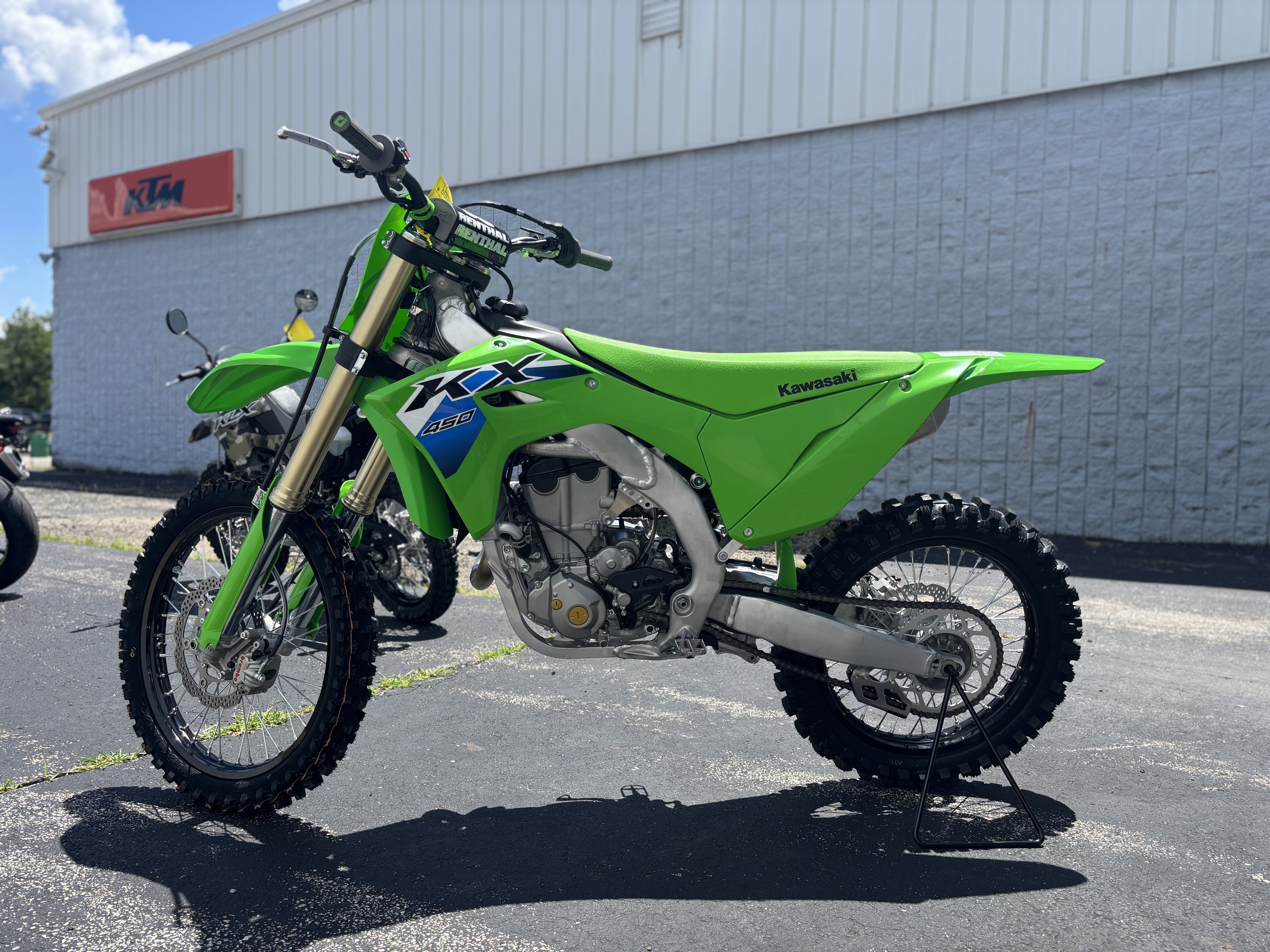 2026 Kawasaki KX 450 - Photo 8