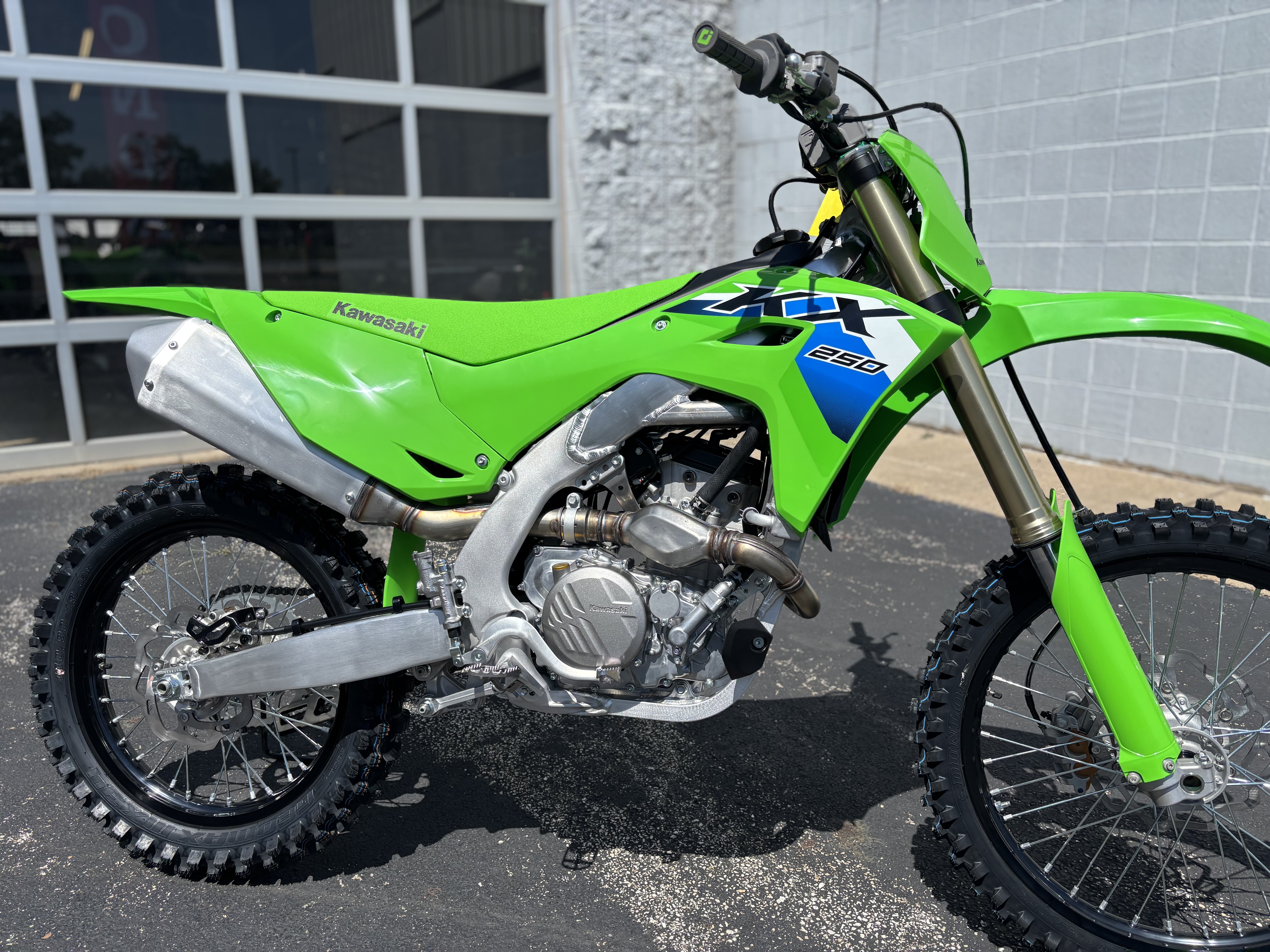 2026 Kawasaki KX 250 - Photo 4