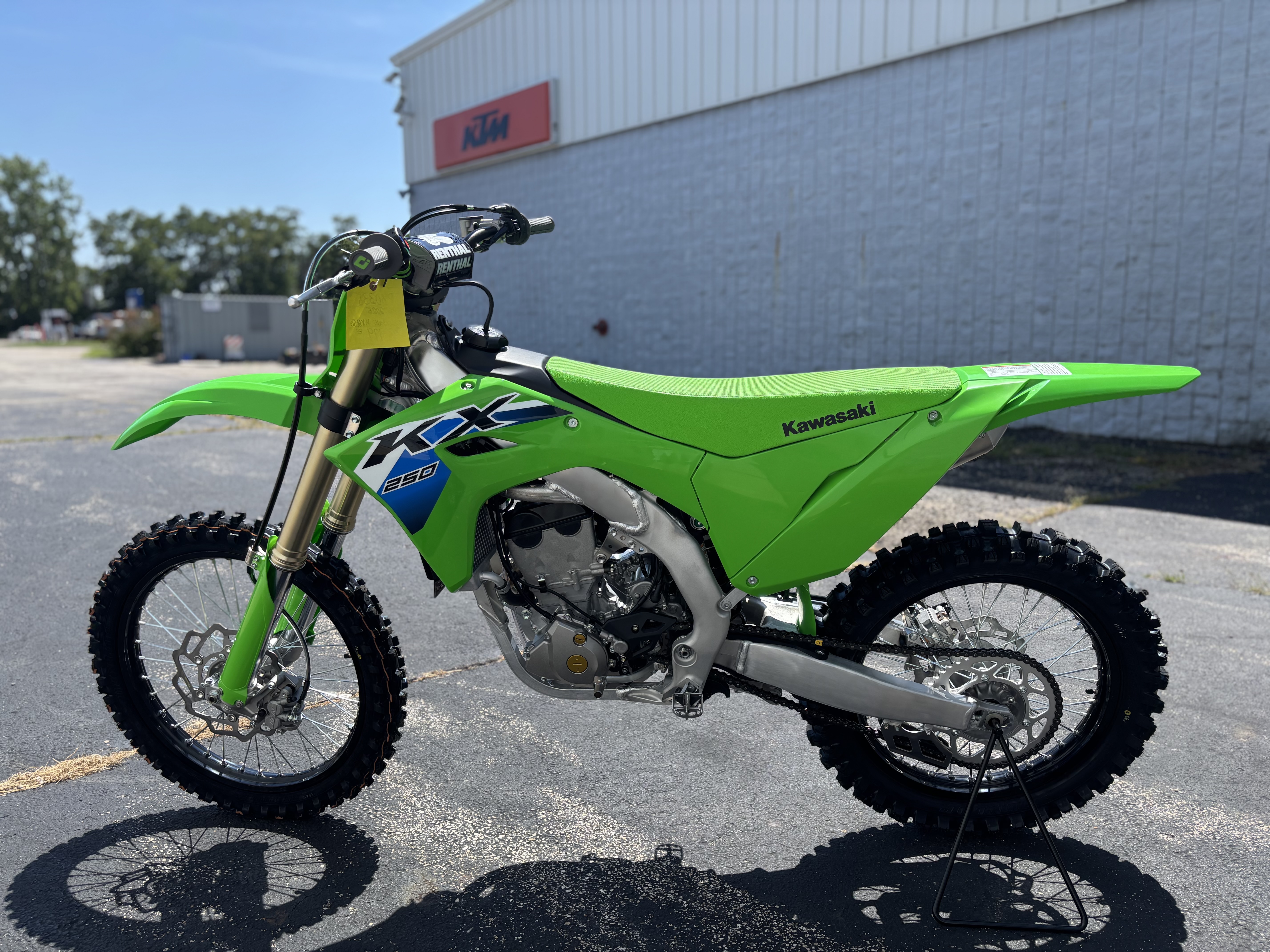 2026 Kawasaki KX 250 - Photo 8