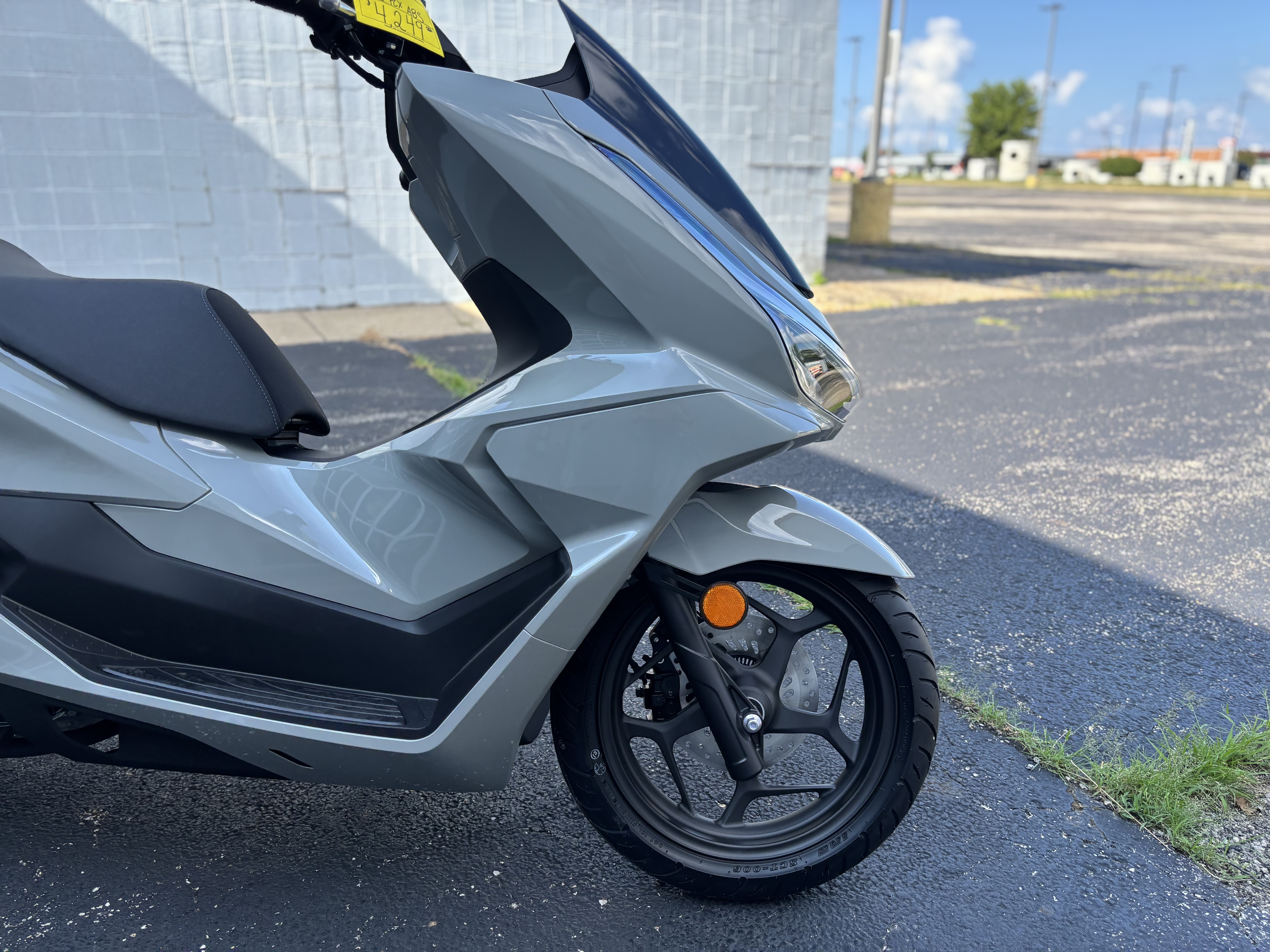 2025 Honda PCX ABS - Photo 3